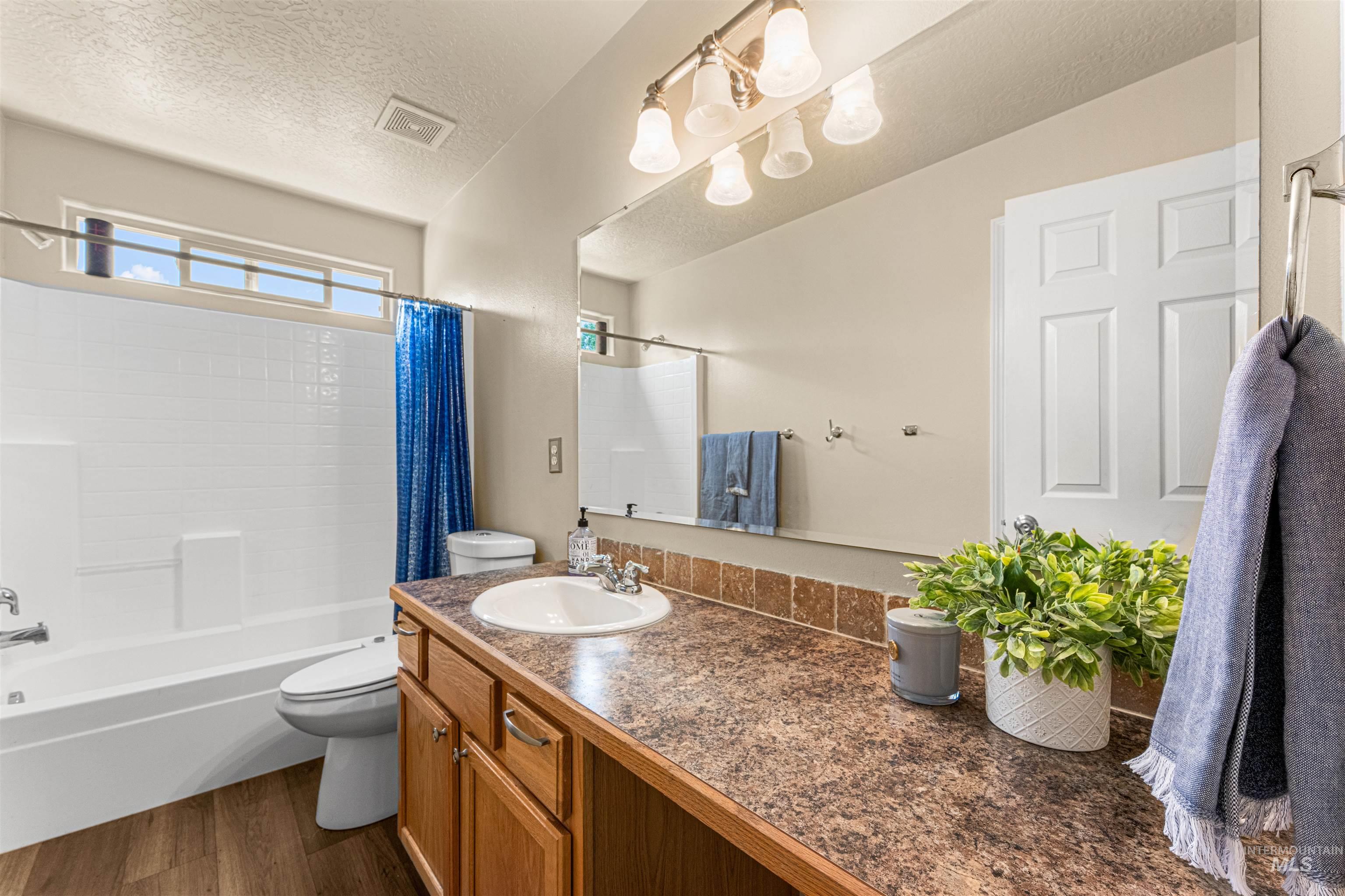 3630 S Murlo Ave., Meridian, Idaho 83642-4858, 4 Bedrooms, 2.5 Bathrooms, Residential For Sale, Price $489,900,MLS 98986417
