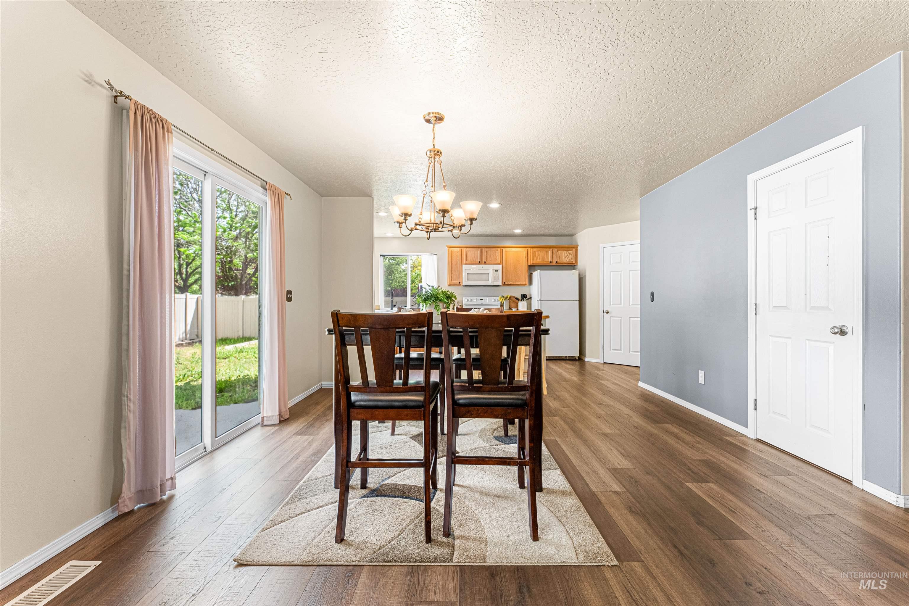 3630 S Murlo Ave., Meridian, Idaho 83642-4858, 4 Bedrooms, 2.5 Bathrooms, Residential For Sale, Price $489,900,MLS 98986417