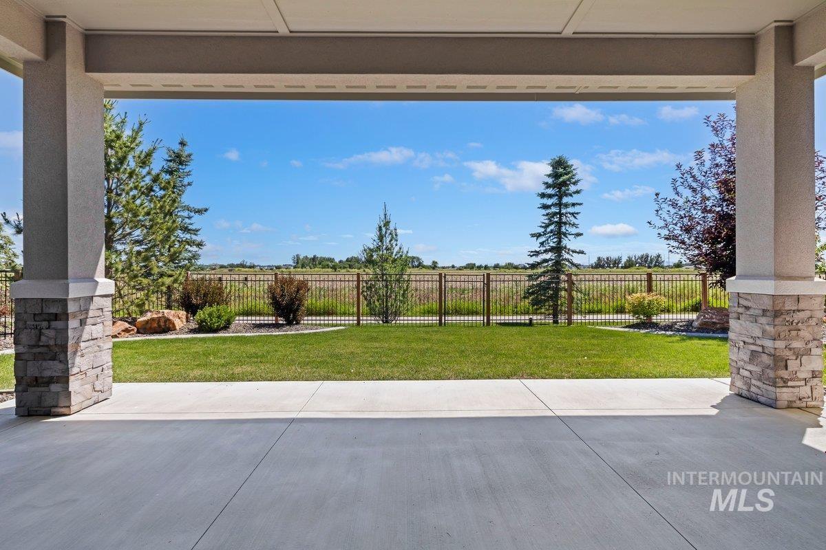 8111 W Corinthia St, Eagle, Idaho 83616, 3 Bedrooms, 2.5 Bathrooms, Residential For Sale, Price $764,900, 98986418