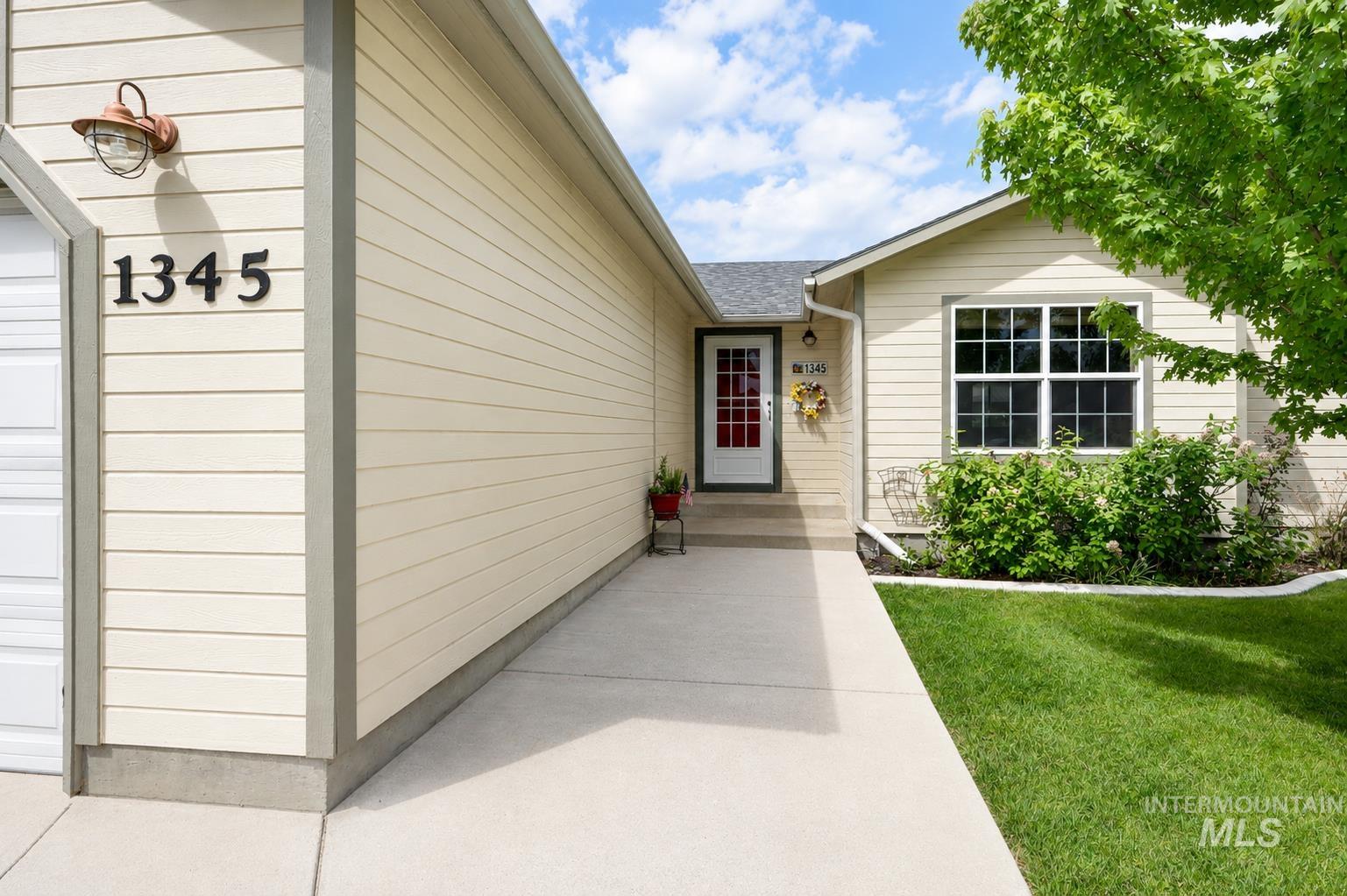1345 Rosewood, Mountain Home, Idaho 83647, 3 Bedrooms, 2 Bathrooms, Residential For Sale, Price $339,000,MLS 98986419