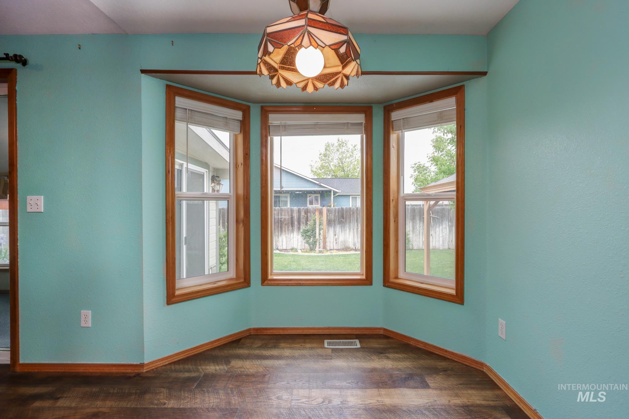 1345 Rosewood, Mountain Home, Idaho 83647, 3 Bedrooms, 2 Bathrooms, Residential For Sale, Price $339,000,MLS 98986419