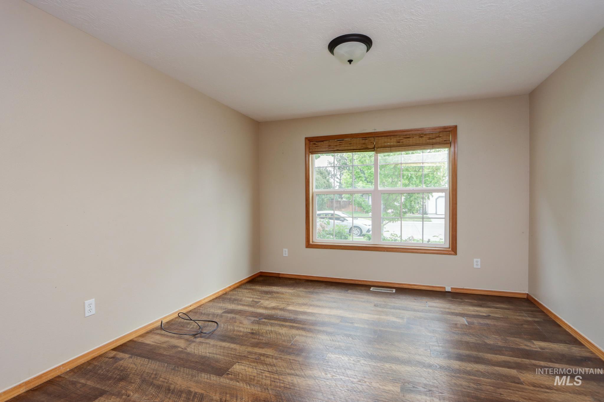 1345 Rosewood, Mountain Home, Idaho 83647, 3 Bedrooms, 2 Bathrooms, Residential For Sale, Price $339,000,MLS 98986419