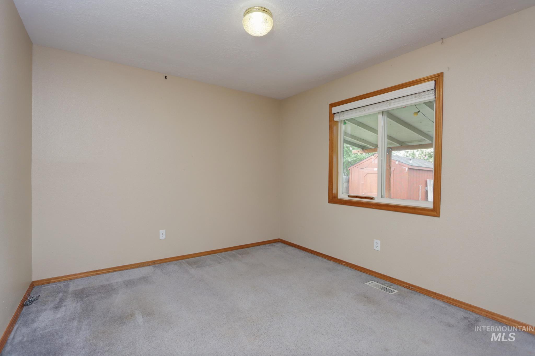1345 Rosewood, Mountain Home, Idaho 83647, 3 Bedrooms, 2 Bathrooms, Residential For Sale, Price $339,000,MLS 98986419