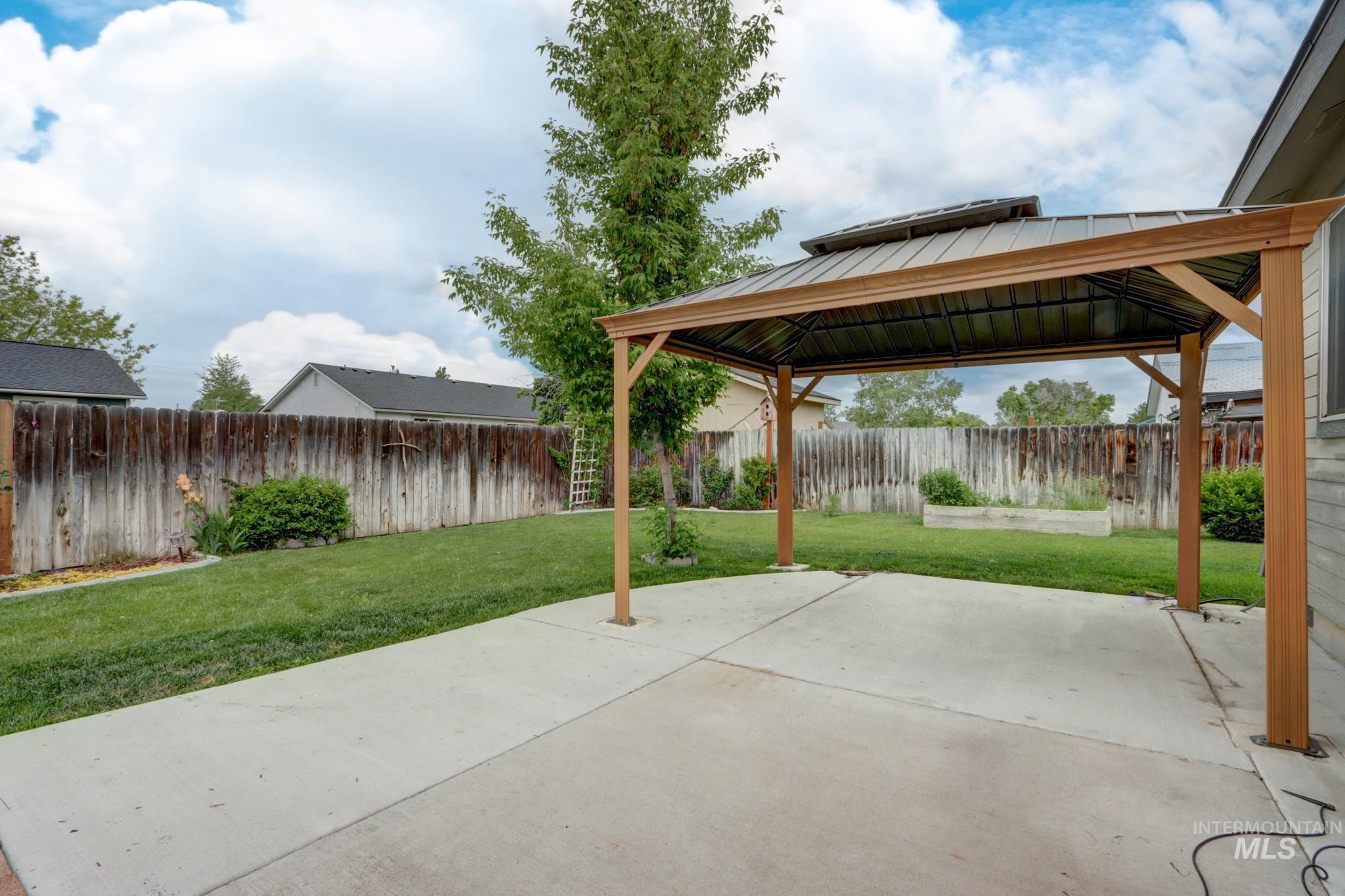 1345 Rosewood, Mountain Home, Idaho 83647, 3 Bedrooms, 2 Bathrooms, Residential For Sale, Price $339,000,MLS 98986419