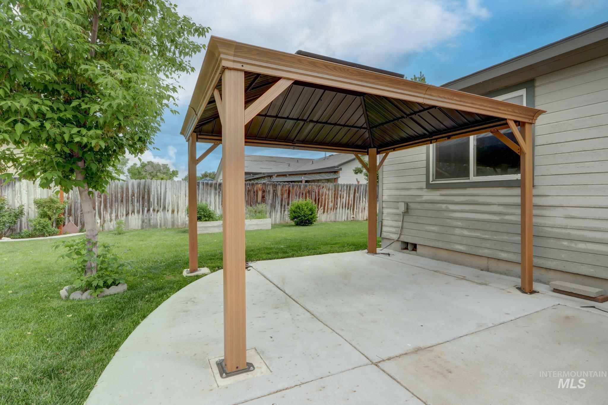 1345 Rosewood, Mountain Home, Idaho 83647, 3 Bedrooms, 2 Bathrooms, Residential For Sale, Price $339,000,MLS 98986419
