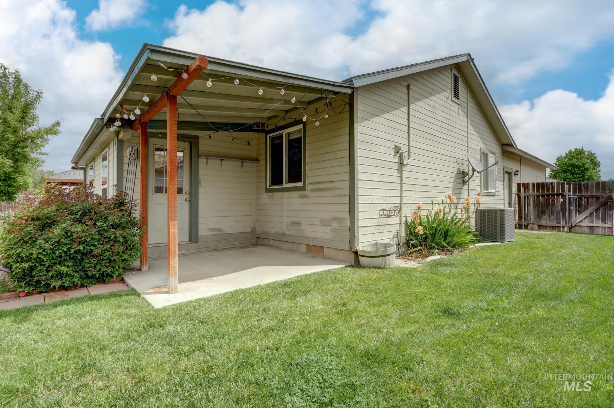 1345 Rosewood, Mountain Home, Idaho 83647, 3 Bedrooms, 2 Bathrooms, Residential For Sale, Price $339,000,MLS 98986419