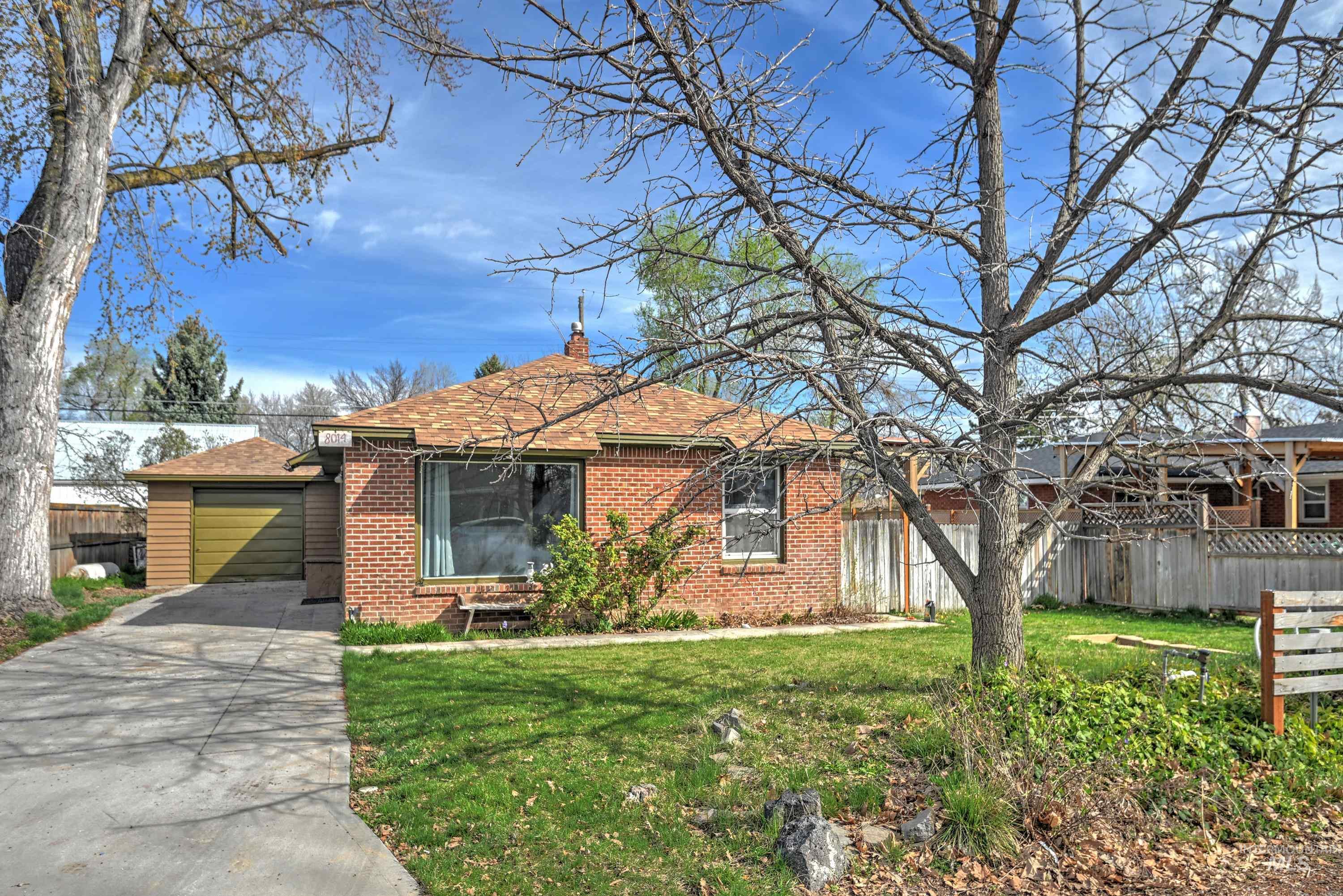 8014 W Holt St., Boise, Idaho 83704, 3 Bedrooms, 1.5 Bathrooms, Residential For Sale, Price $359,900,MLS 98986420