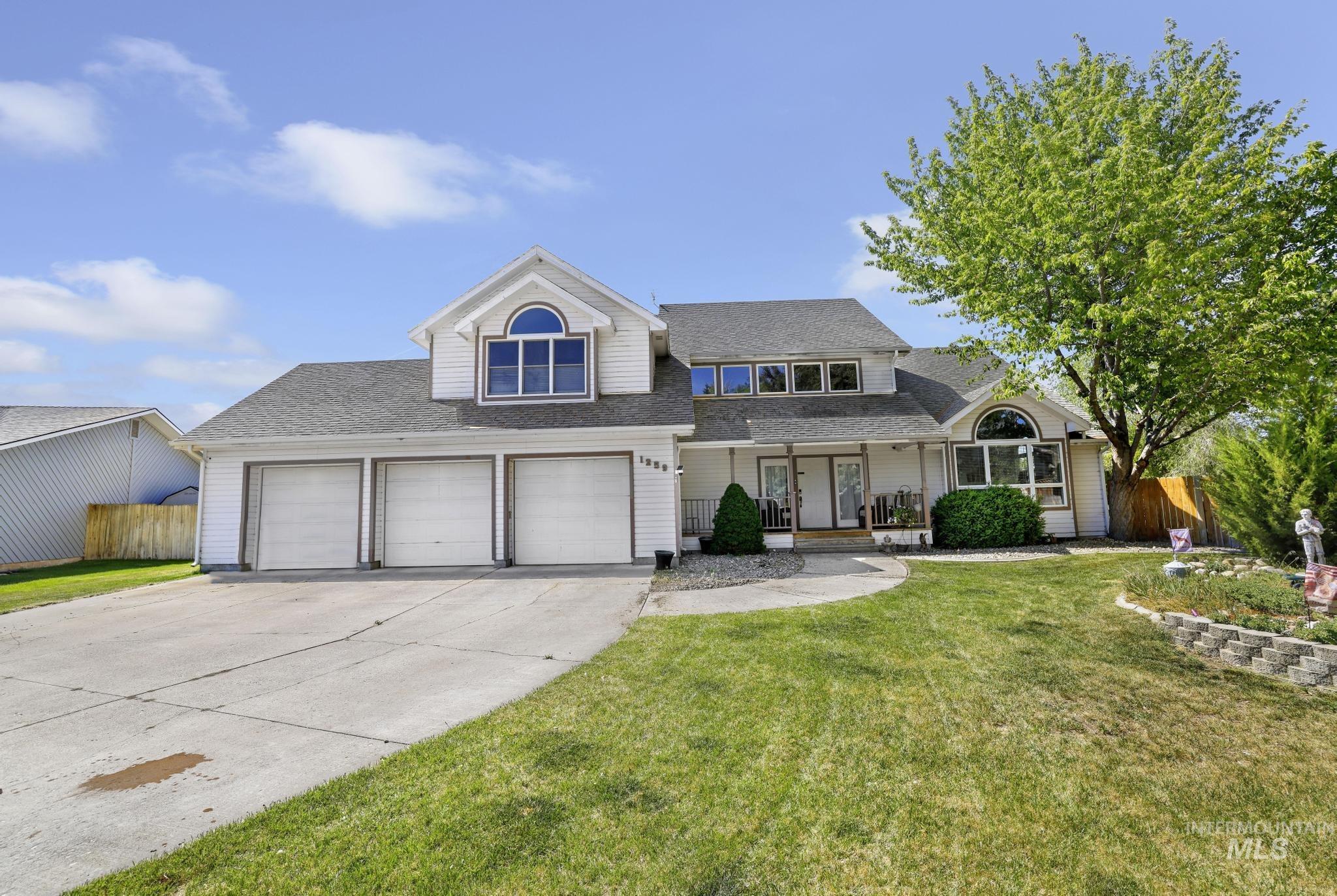 1259 Candleridge Cir, Twin Falls, Idaho 83301-8310, 5 Bedrooms, 3.5 Bathrooms, Residential For Sale, Price $559,900,MLS 98986421