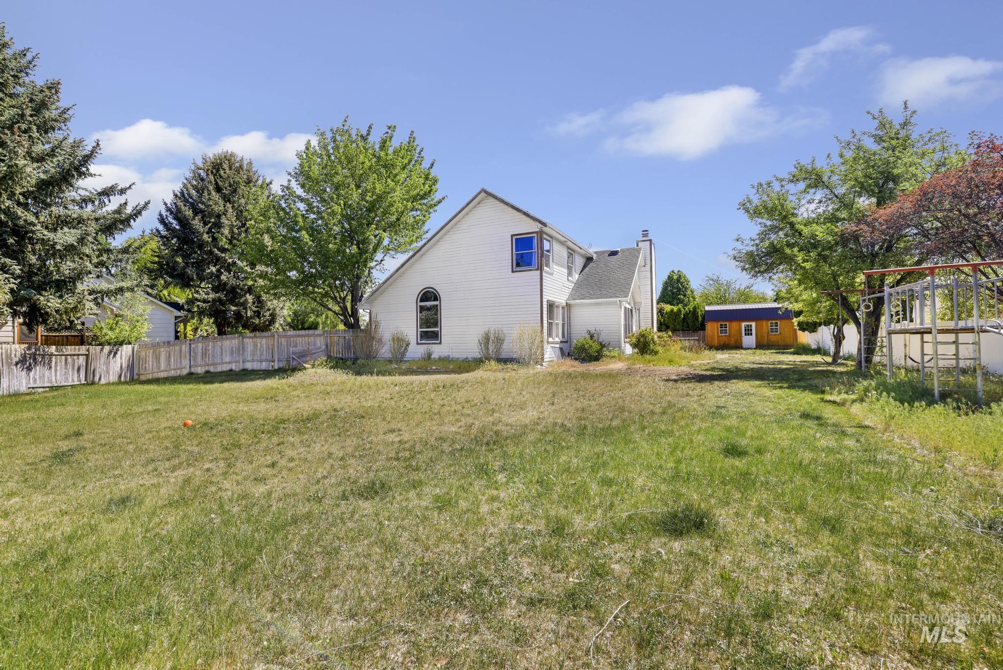 1259 Candleridge Cir, Twin Falls, Idaho 83301-8310, 5 Bedrooms, 3.5 Bathrooms, Residential For Sale, Price $559,900,MLS 98986421