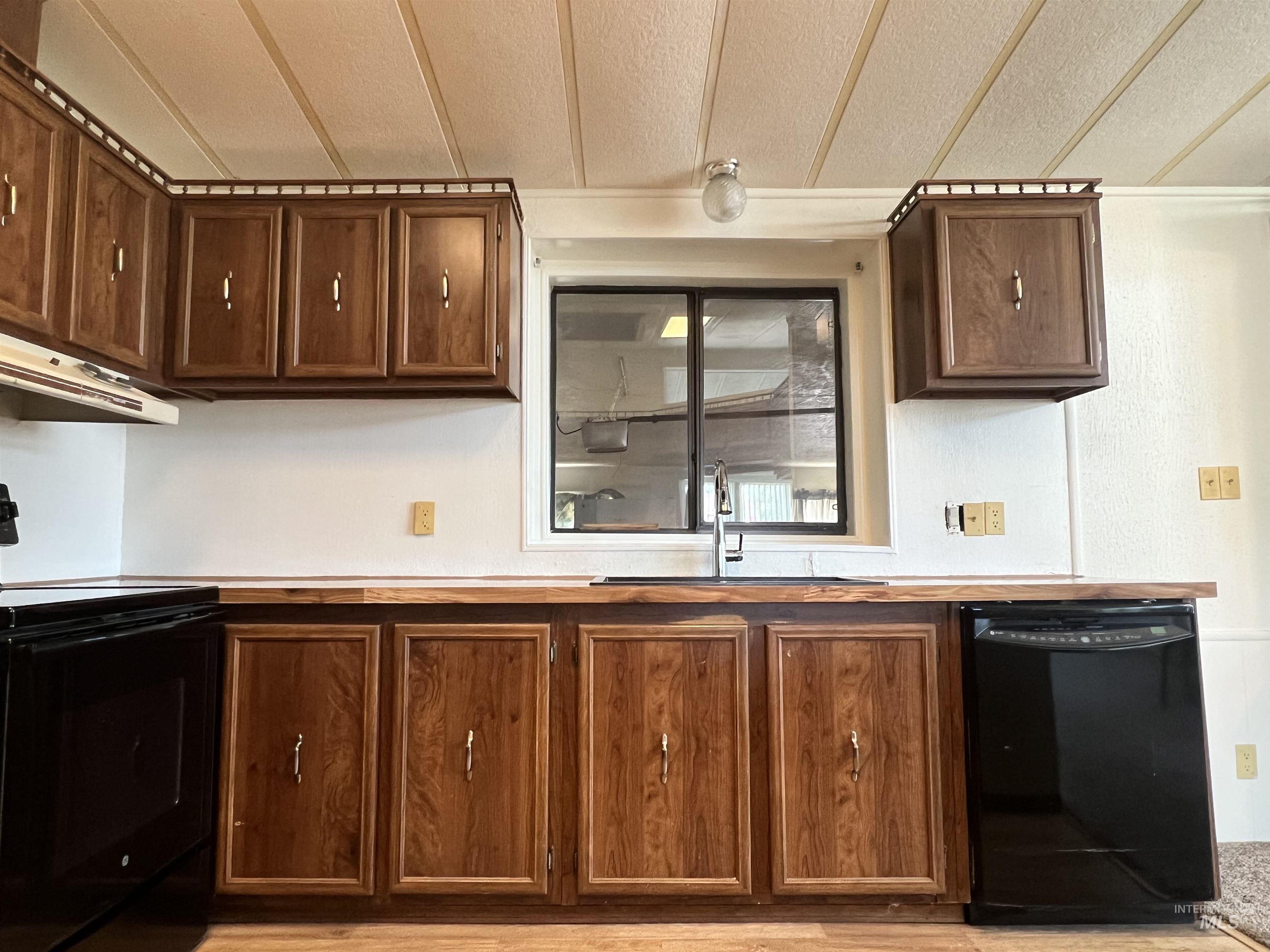 1907 W Flamingo, Nampa, Idaho 83651, 2 Bedrooms, 2.5 Bathrooms, Residential For Sale, Price $210,000, 98986422