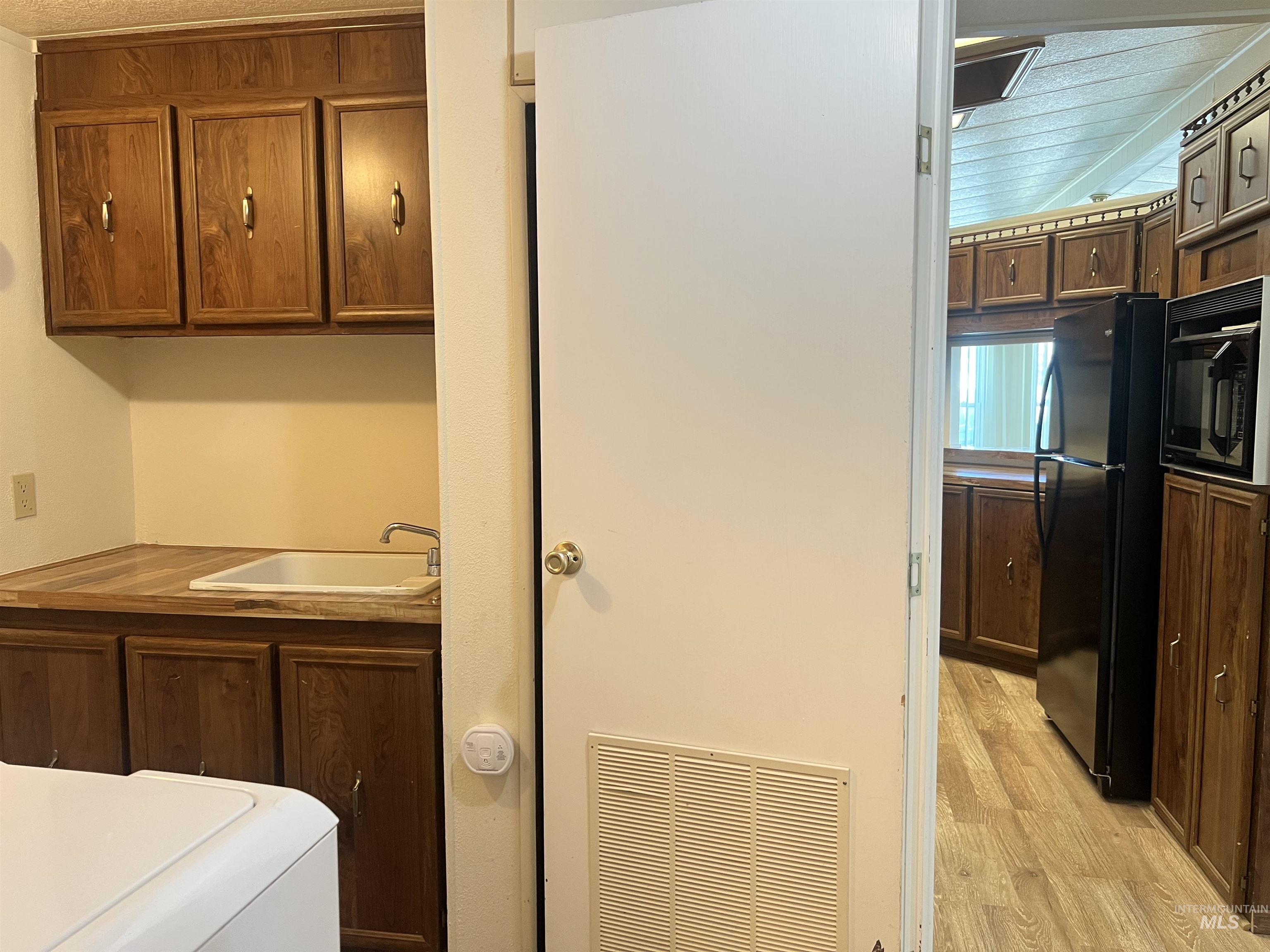 1907 W Flamingo, Nampa, Idaho 83651, 2 Bedrooms, 2.5 Bathrooms, Residential For Sale, Price $210,000, 98986422