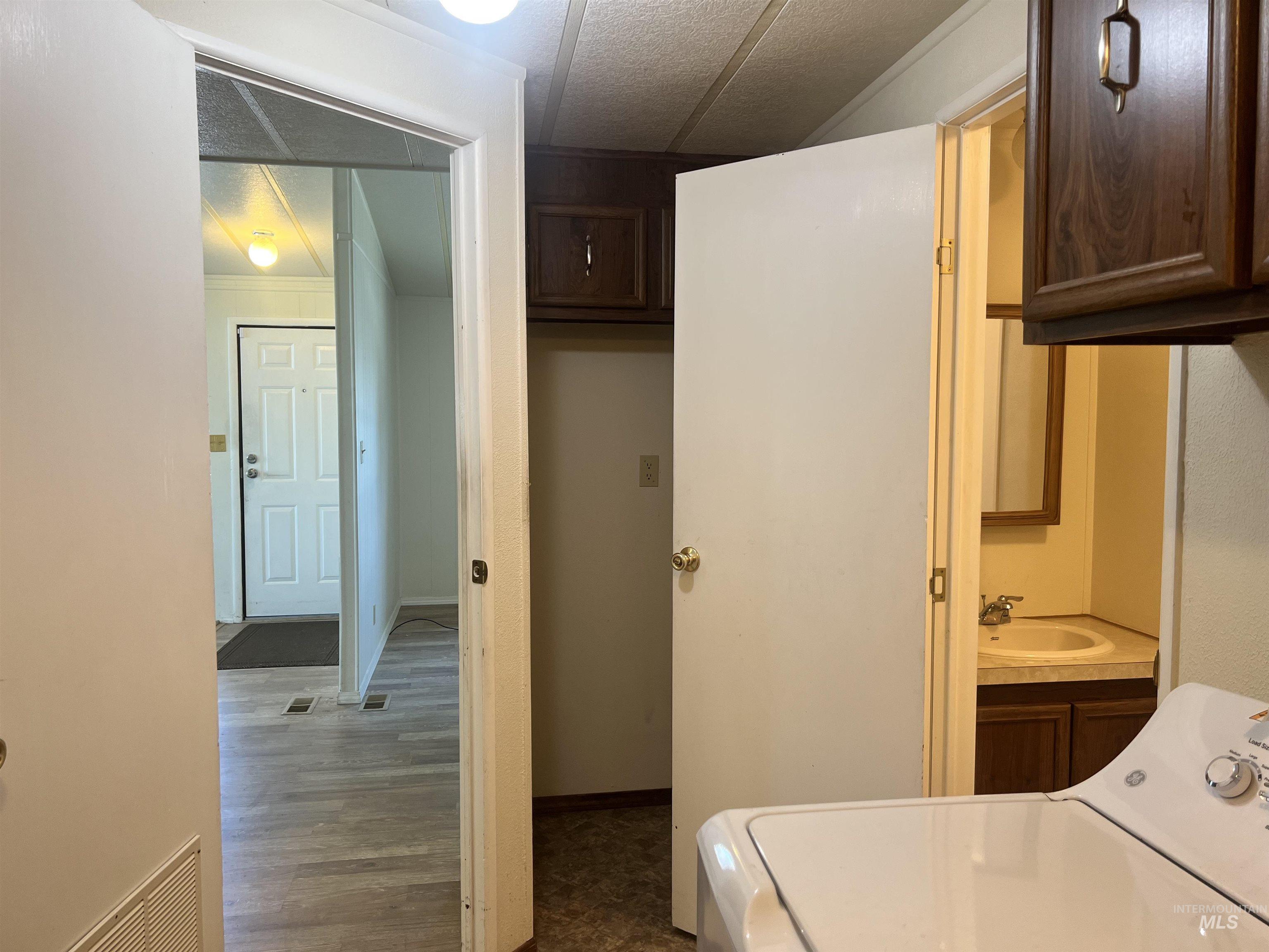 1907 W Flamingo, Nampa, Idaho 83651, 2 Bedrooms, 2.5 Bathrooms, Residential For Sale, Price $210,000, 98986422