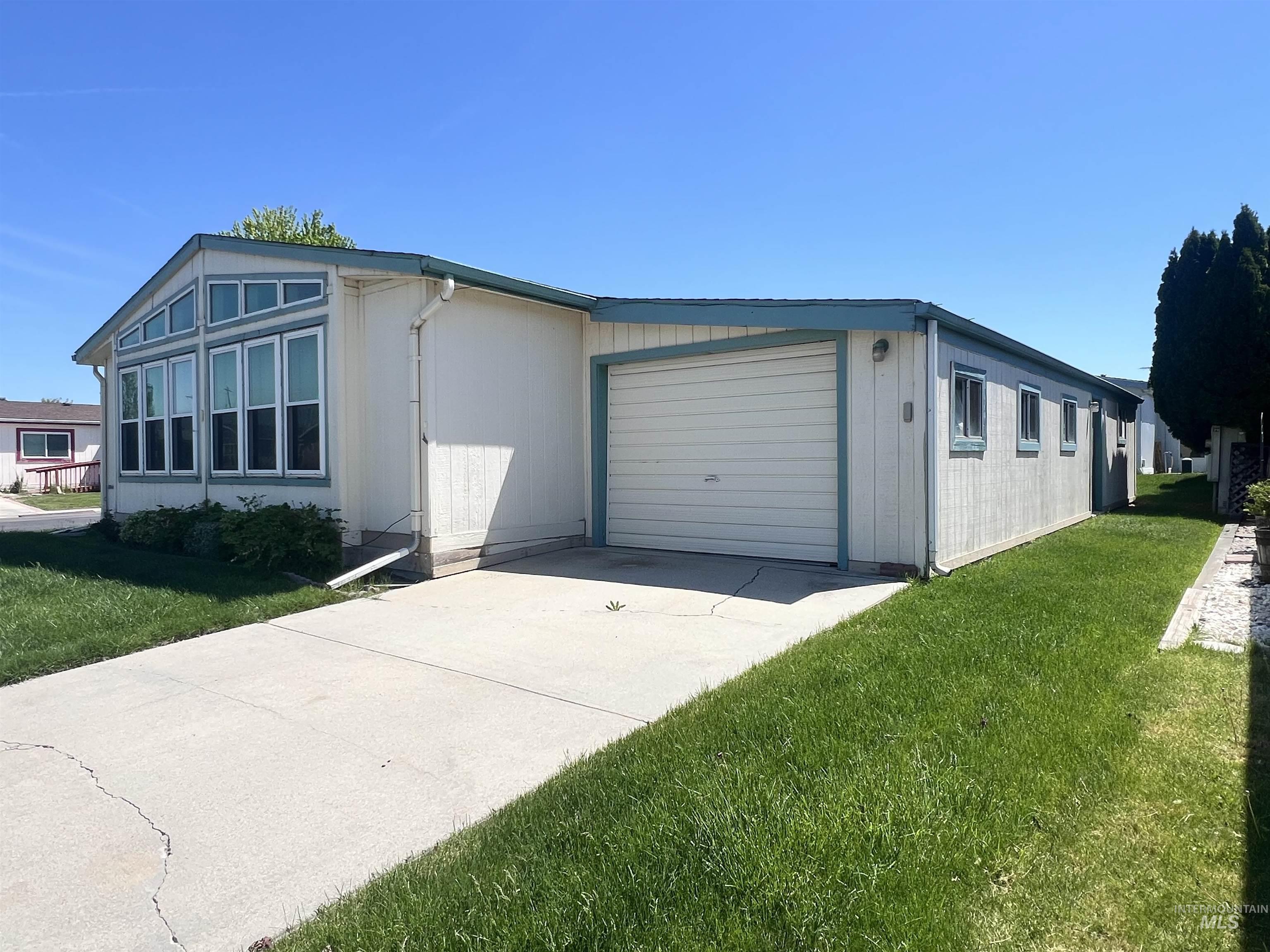 1907 W Flamingo, Nampa, Idaho 83651, 2 Bedrooms, 2.5 Bathrooms, Residential For Sale, Price $210,000, 98986422