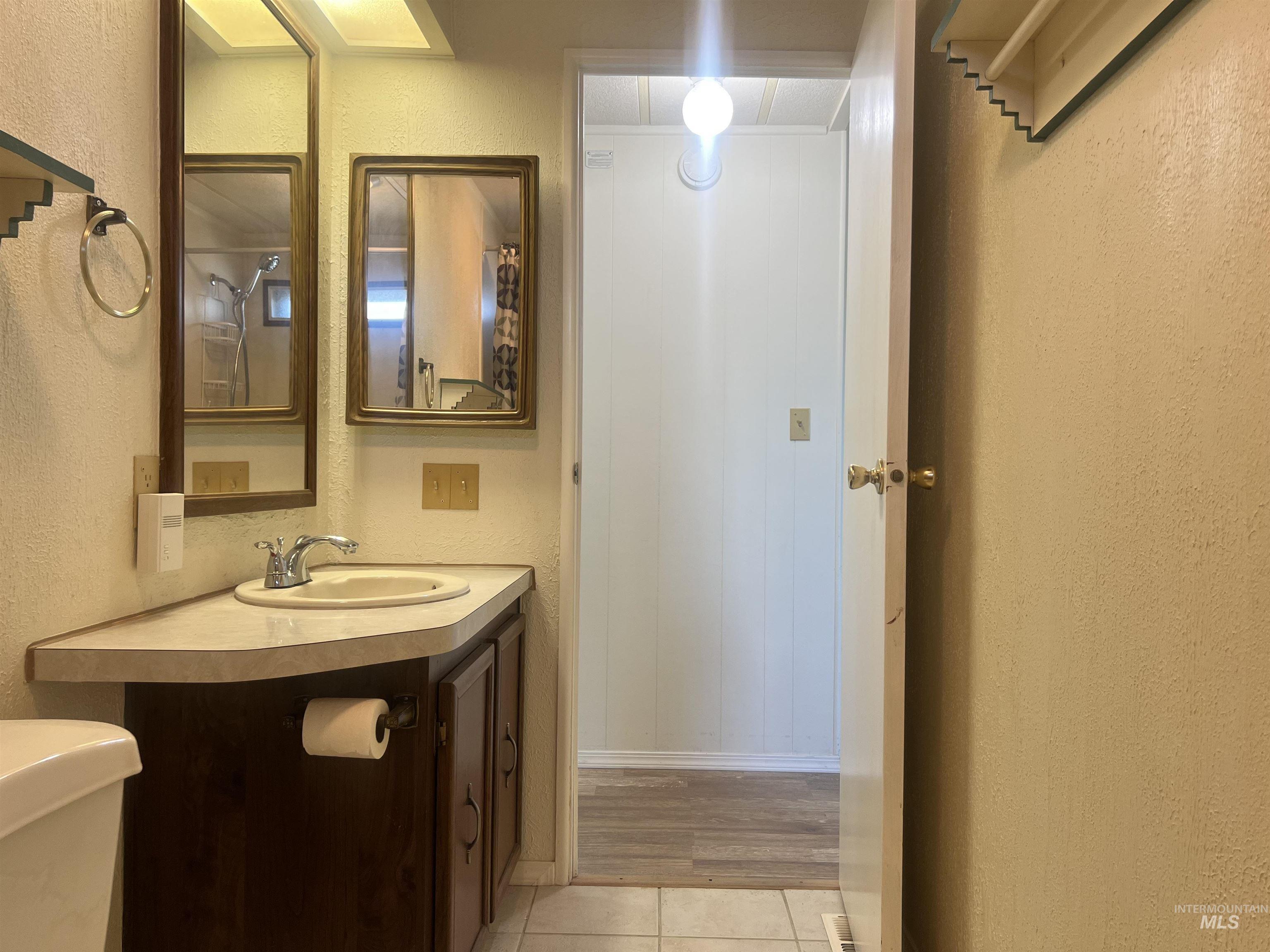 1907 W Flamingo, Nampa, Idaho 83651, 2 Bedrooms, 2.5 Bathrooms, Residential For Sale, Price $210,000, 98986422