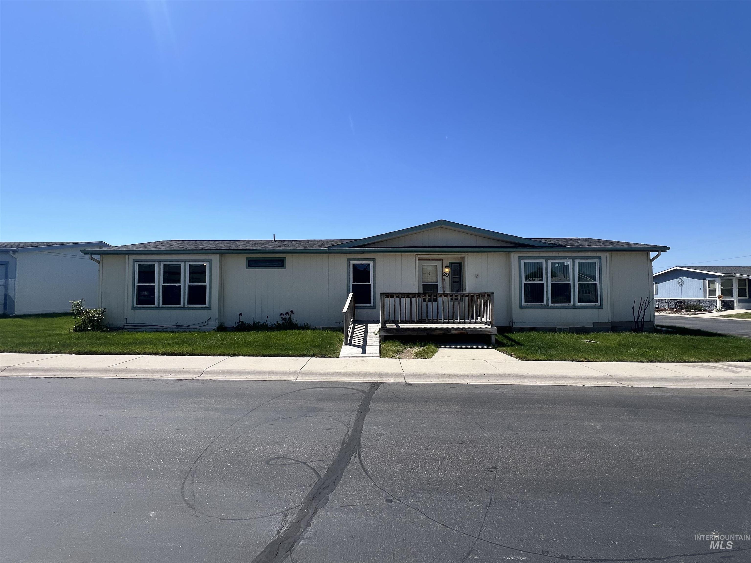 1907 W Flamingo, Nampa, Idaho 83651, 2 Bedrooms, 2.5 Bathrooms, Residential For Sale, Price $210,000, 98986422
