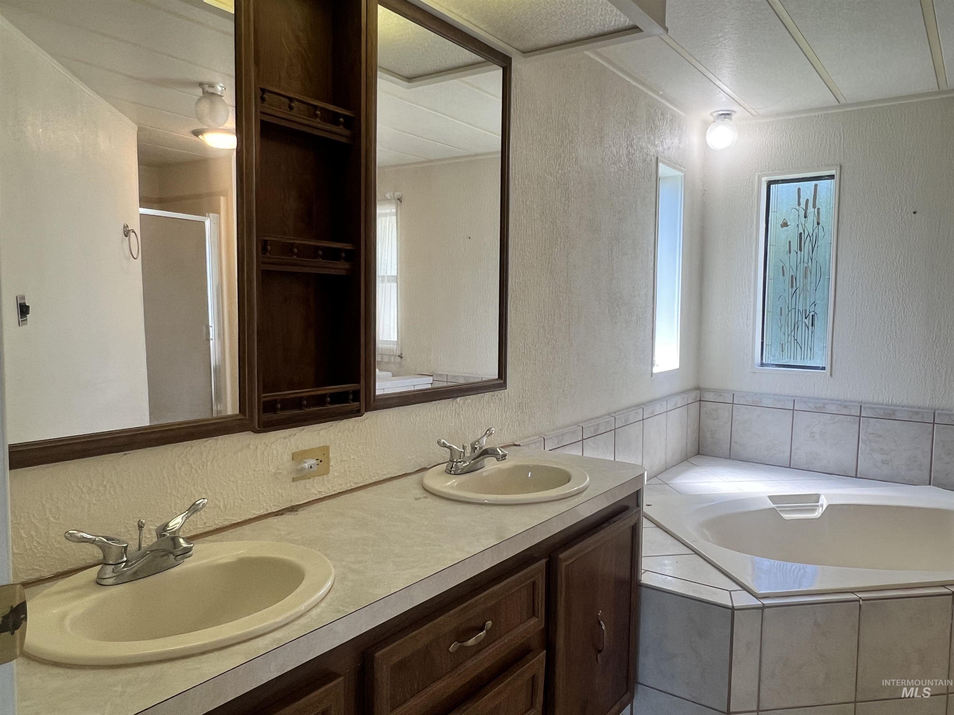 1907 W Flamingo, Nampa, Idaho 83651, 2 Bedrooms, 2.5 Bathrooms, Residential For Sale, Price $210,000, 98986422