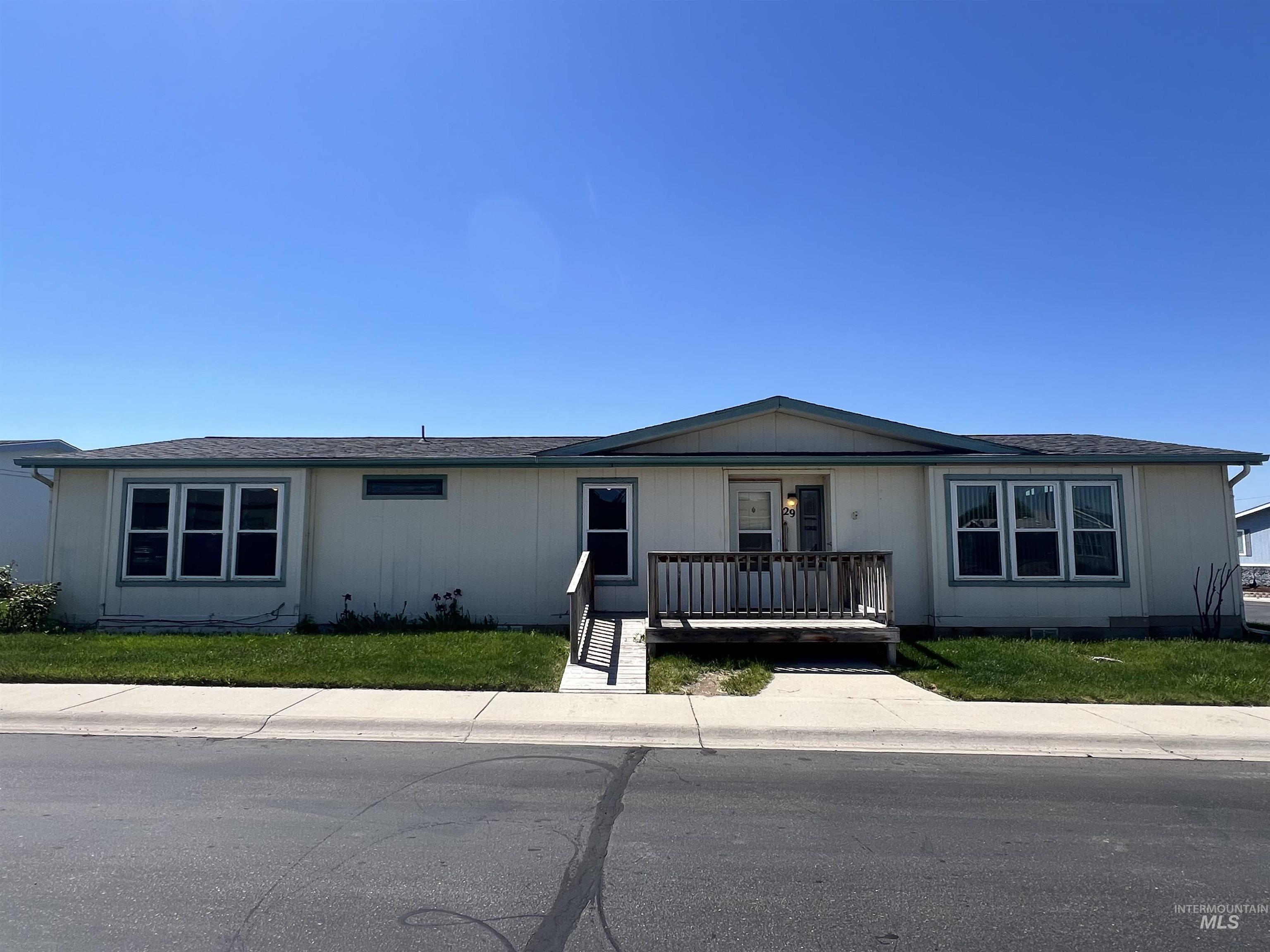 1907 W Flamingo, Nampa, Idaho 83651, 2 Bedrooms, 2.5 Bathrooms, Residential For Sale, Price $210,000, 98986422