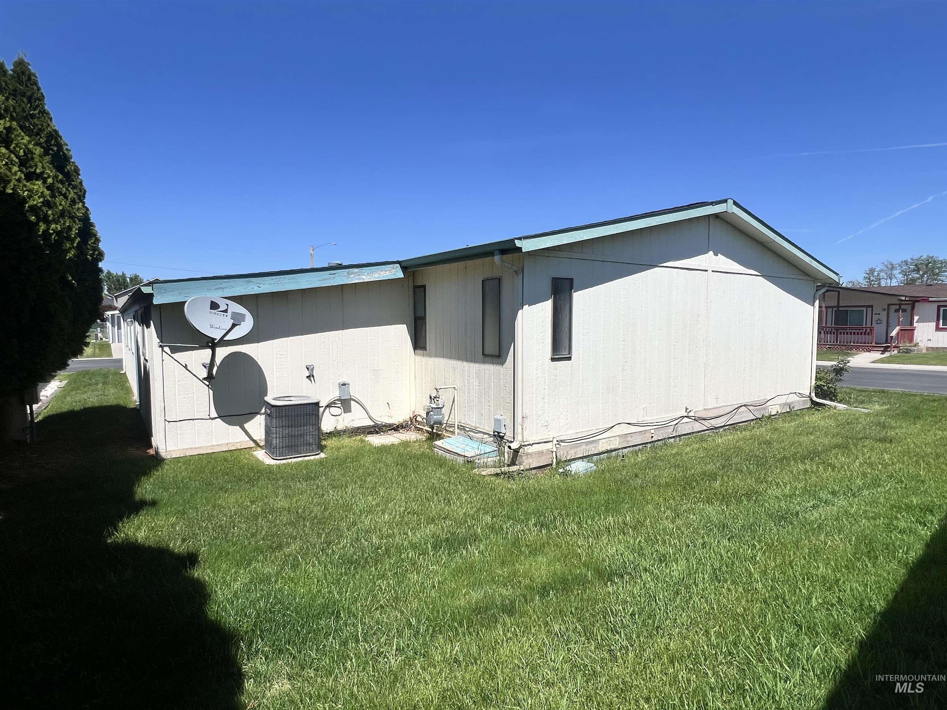 1907 W Flamingo, Nampa, Idaho 83651, 2 Bedrooms, 2.5 Bathrooms, Residential For Sale, Price $210,000, 98986422