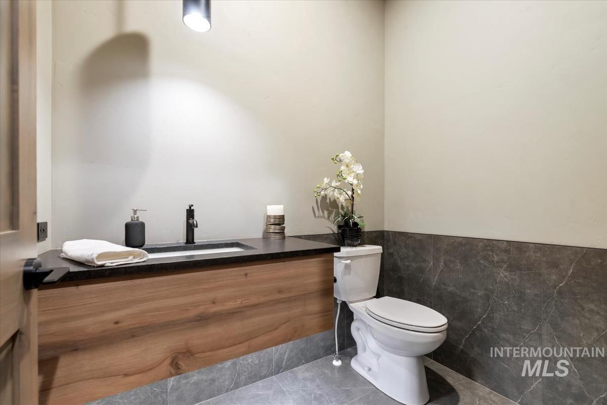 3415 N Harvest Moon Way, Eagle, Idaho 83616, 4 Bedrooms, 3.5 Bathrooms, Residential For Sale, Price $1,999,900, 98986423
