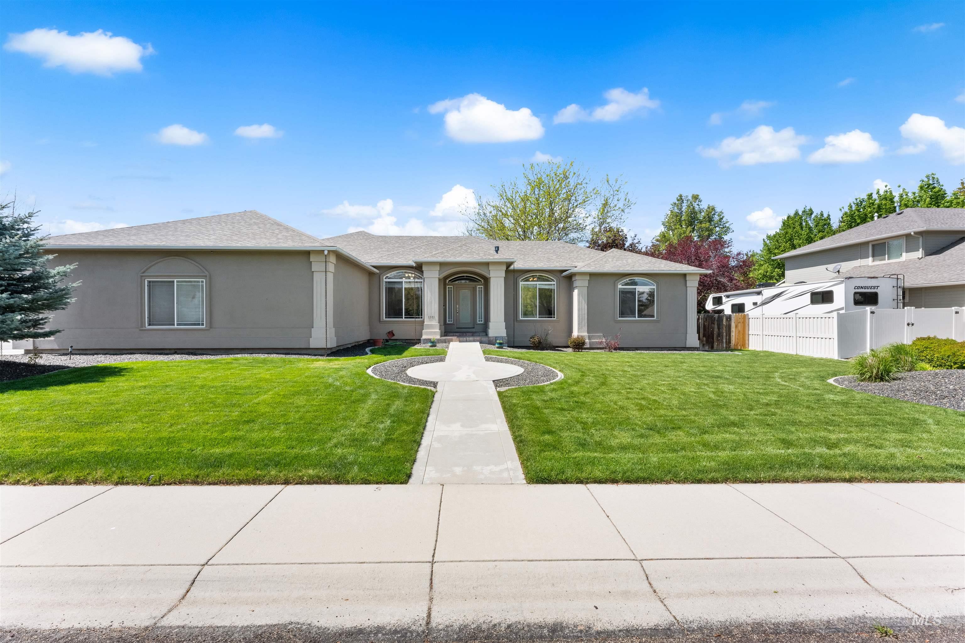 3303 S Montego Way, Nampa, Idaho 83686, 4 Bedrooms, 3.5 Bathrooms, Residential For Sale, Price $745,000, 98986426