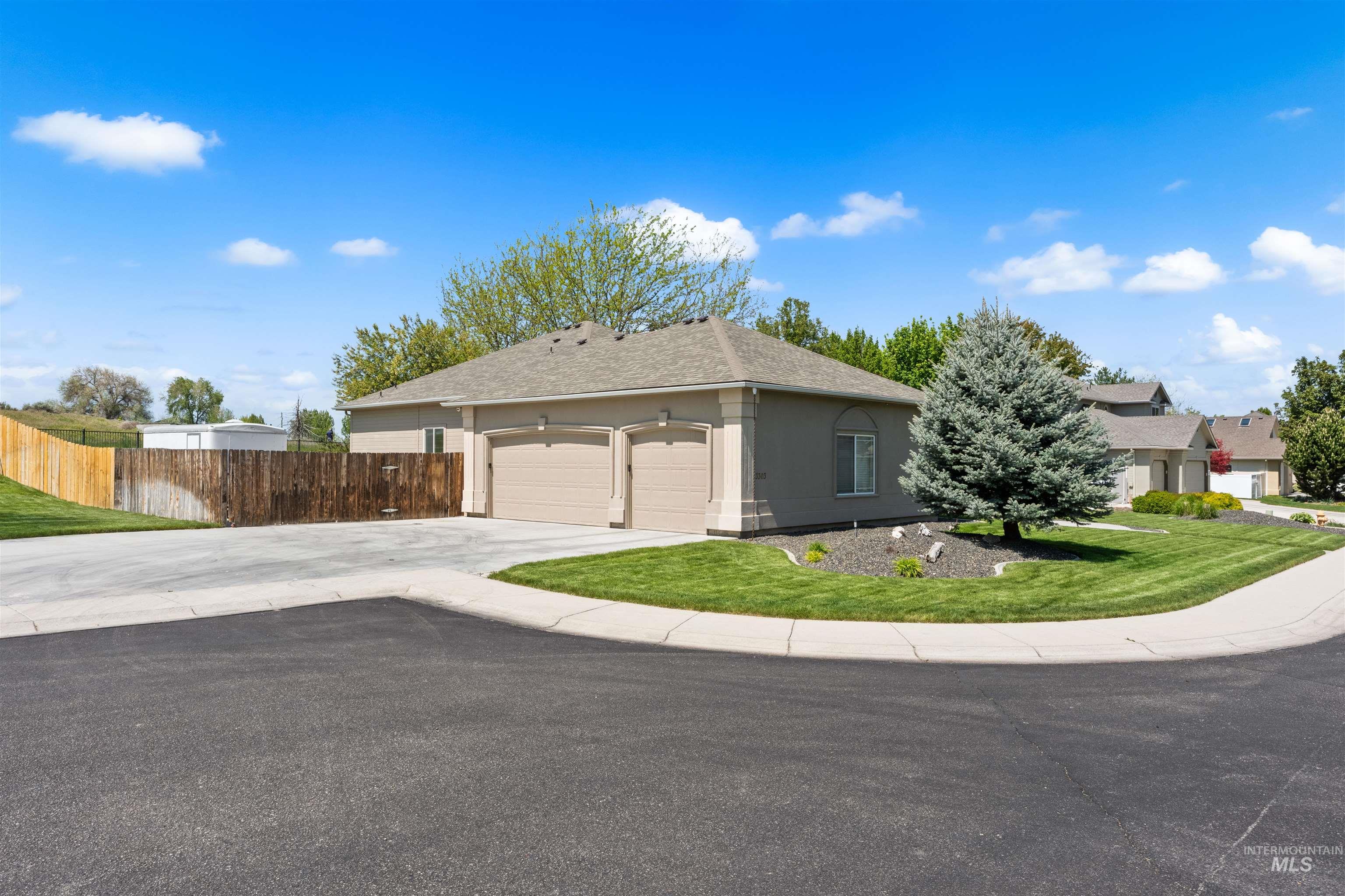 3303 S Montego Way, Nampa, Idaho 83686, 4 Bedrooms, 3.5 Bathrooms, Residential For Sale, Price $745,000, 98986426