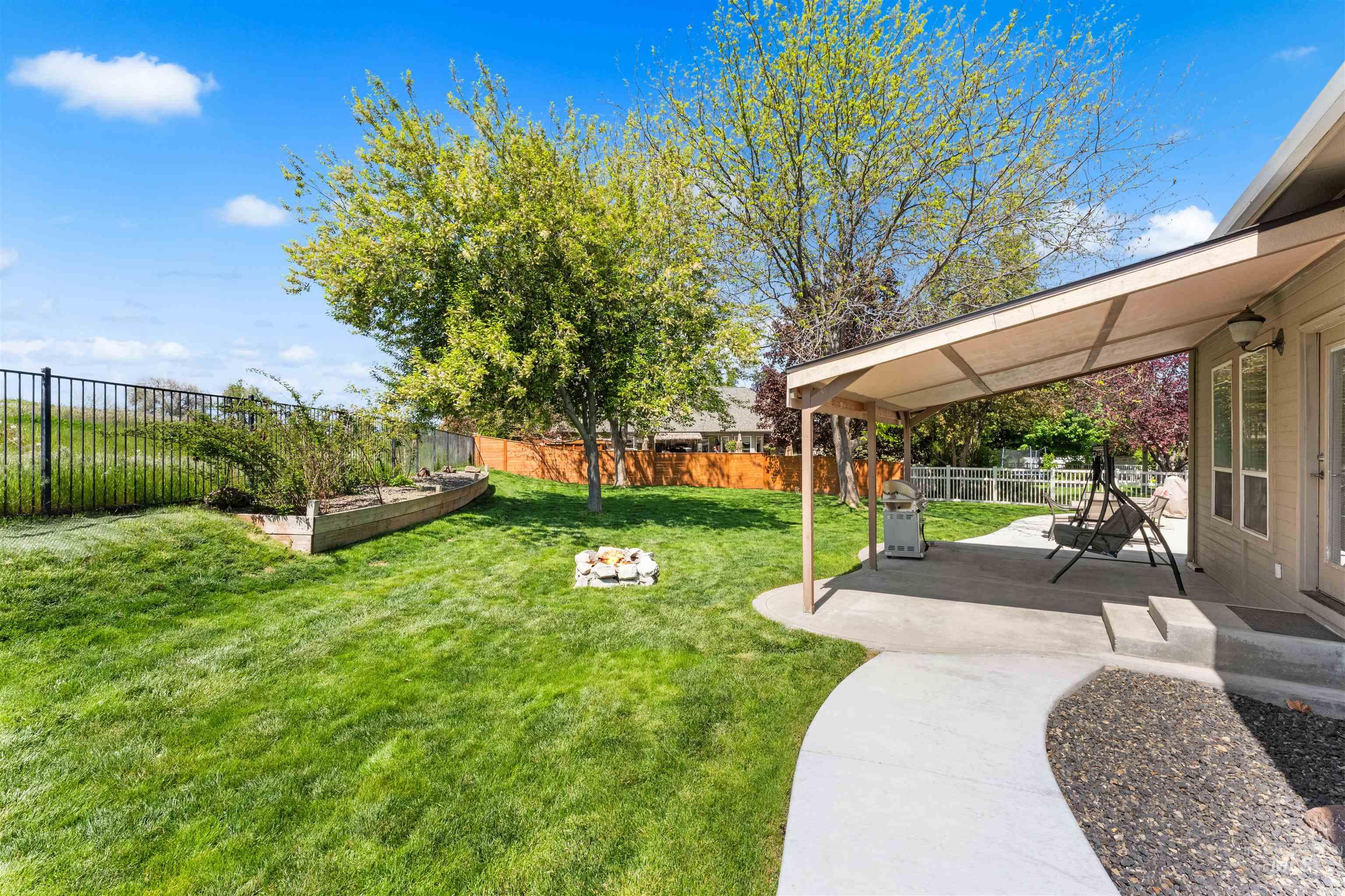 3303 S Montego Way, Nampa, Idaho 83686, 4 Bedrooms, 3.5 Bathrooms, Residential For Sale, Price $745,000, 98986426
