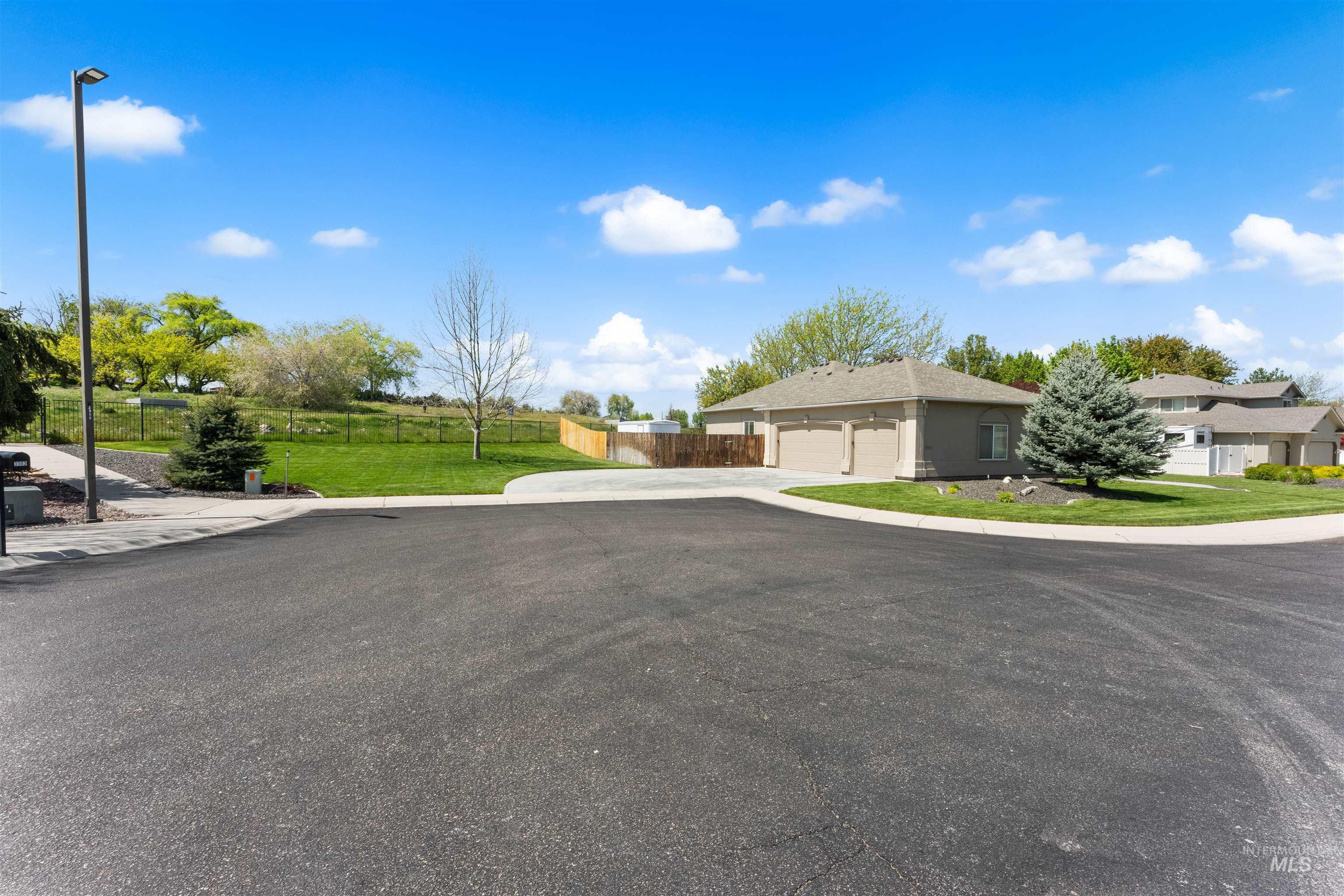 3303 S Montego Way, Nampa, Idaho 83686, 4 Bedrooms, 3.5 Bathrooms, Residential For Sale, Price $745,000, 98986426