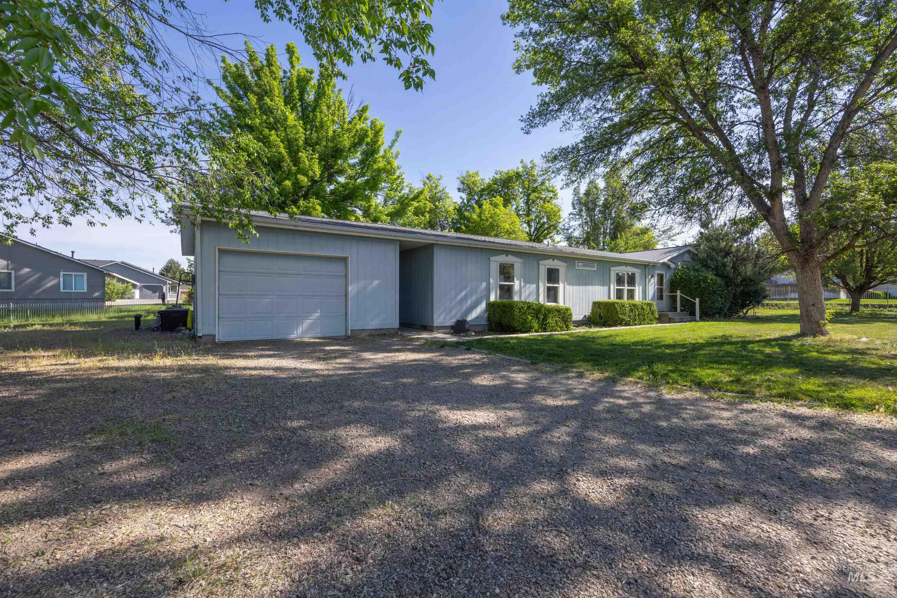 2875 N Maple Grove, Boise, Idaho 83704, 4 Bedrooms, 2 Bathrooms, Residential For Sale, Price $679,000, 98986427