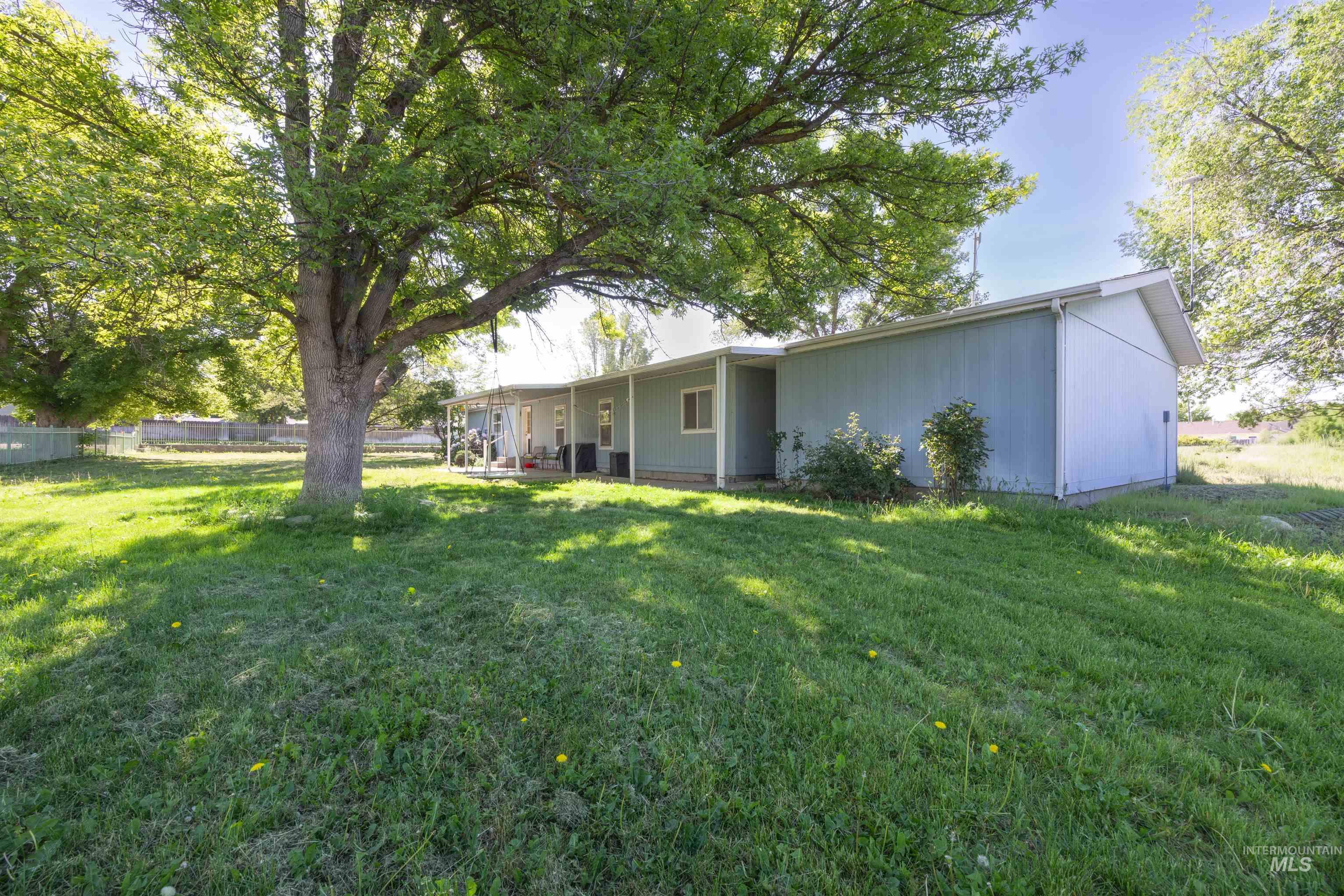 2875 N Maple Grove, Boise, Idaho 83704, 4 Bedrooms, 2 Bathrooms, Residential For Sale, Price $679,000, 98986427
