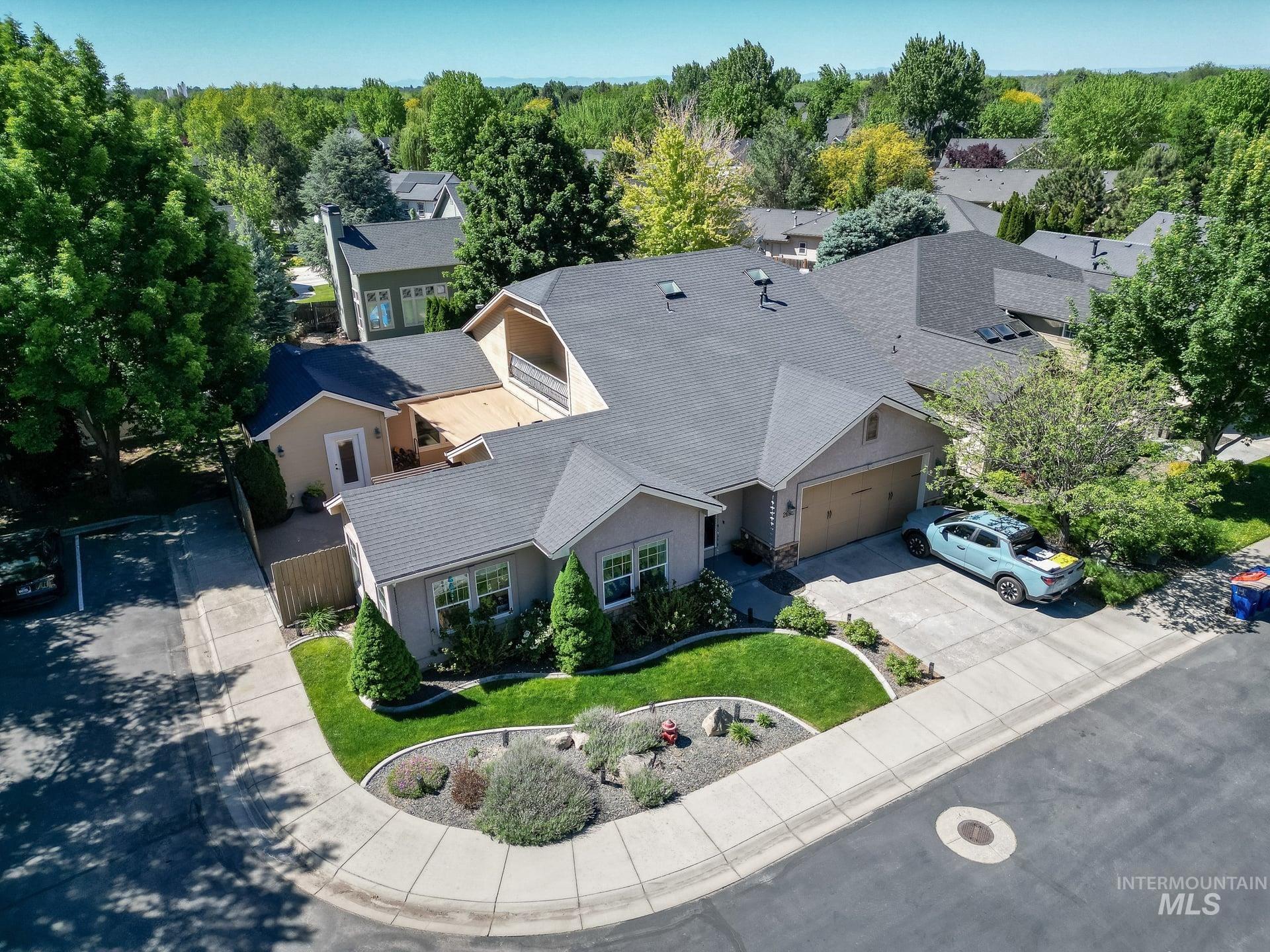 2655 E Piccadilly Ln, Eagle, Idaho 83616, 3 Bedrooms, 2.5 Bathrooms, Residential For Sale, Price $679,999, 98986429