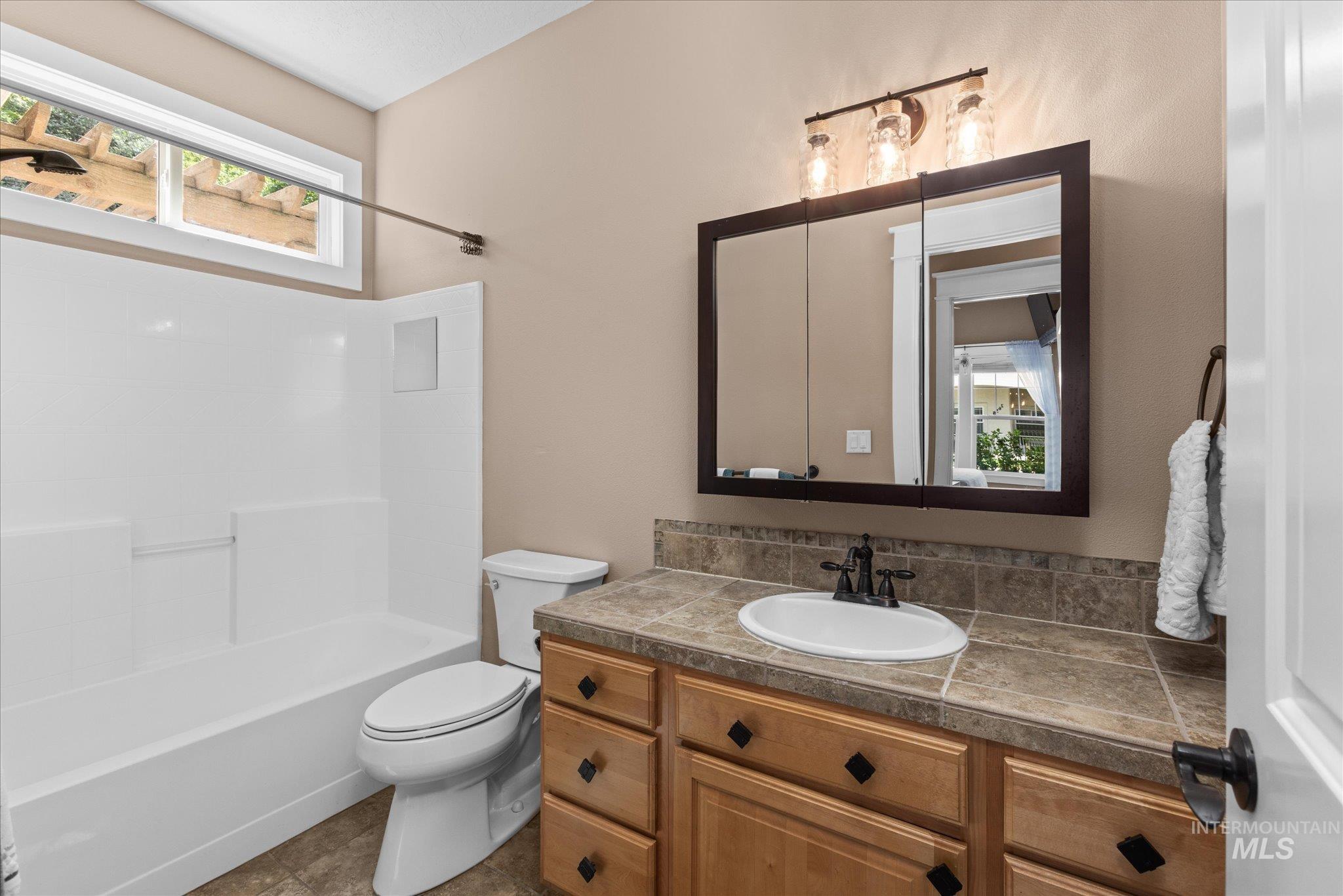 2655 E Piccadilly Ln, Eagle, Idaho 83616, 3 Bedrooms, 2.5 Bathrooms, Residential For Sale, Price $610,000, 98986429
