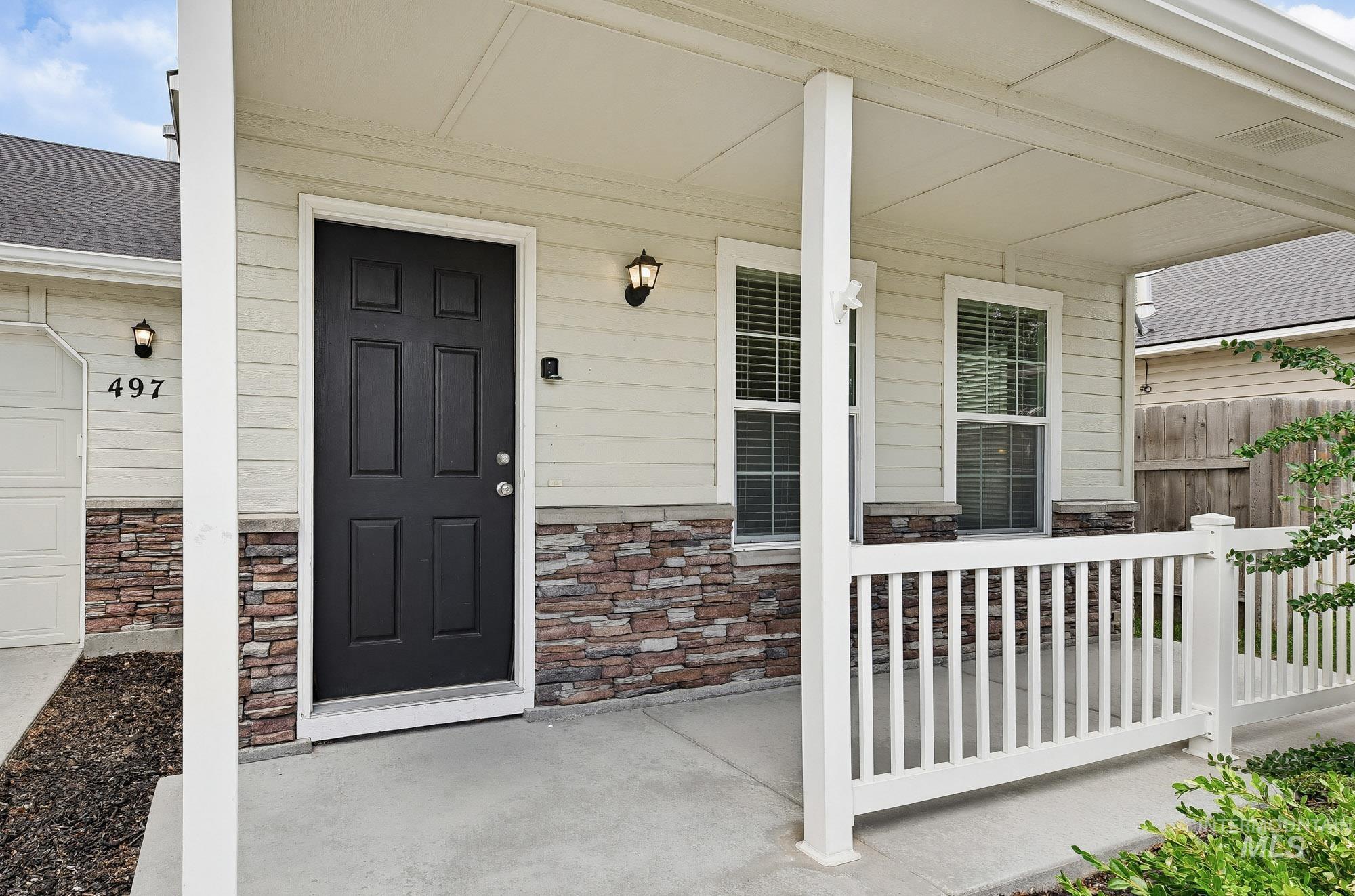 497 N Lahar Pl, Kuna, Idaho 83634, 3 Bedrooms, 2.5 Bathrooms, Residential For Sale, Price $405,000,MLS 98986430