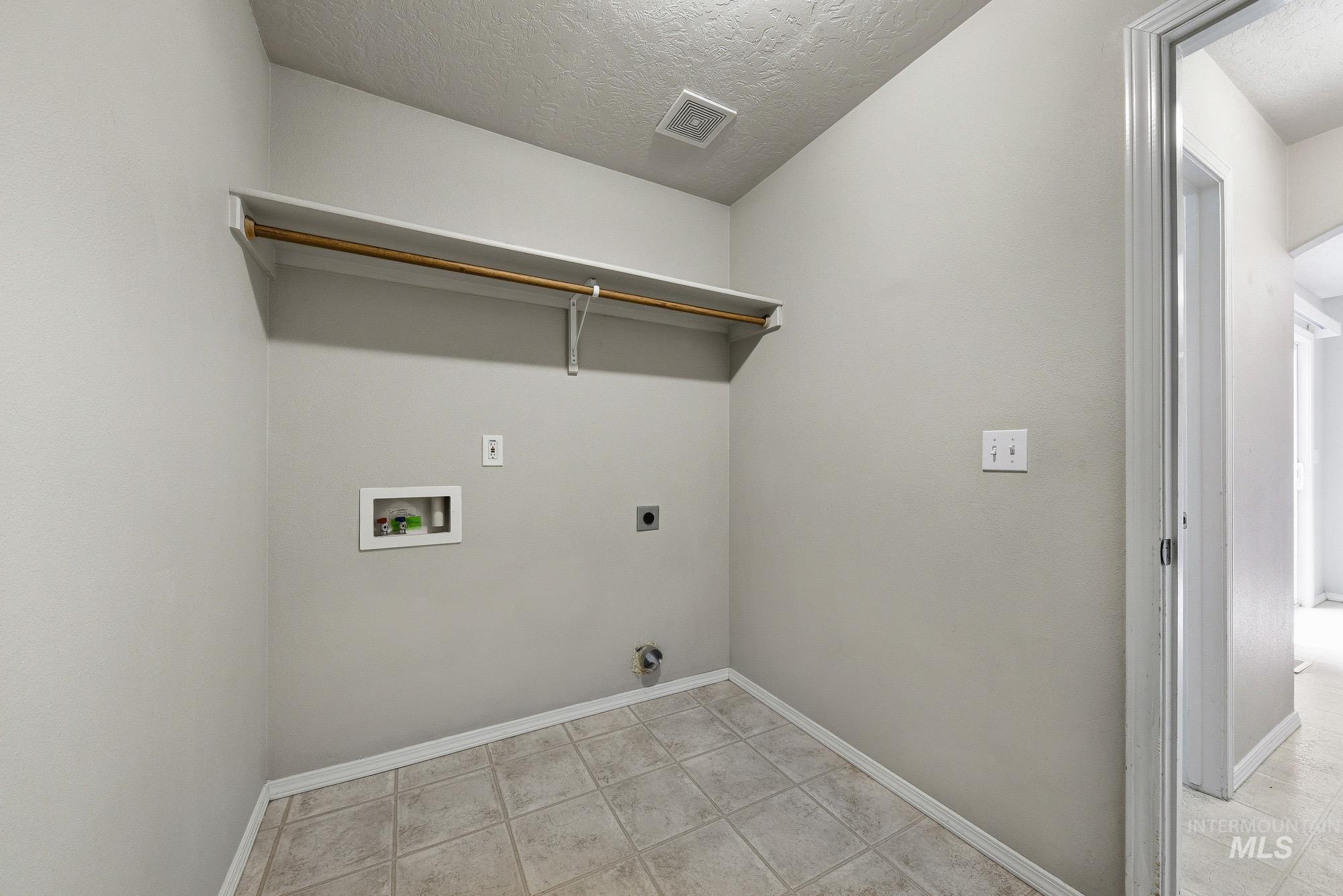 497 N Lahar Pl, Kuna, Idaho 83634, 3 Bedrooms, 2.5 Bathrooms, Residential For Sale, Price $405,000,MLS 98986430