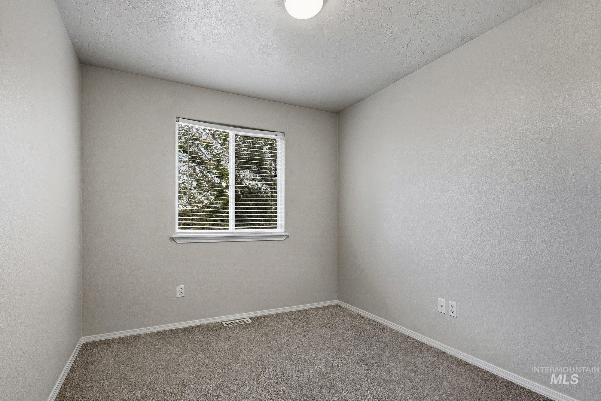 497 N Lahar Pl, Kuna, Idaho 83634, 3 Bedrooms, 2.5 Bathrooms, Residential For Sale, Price $405,000,MLS 98986430