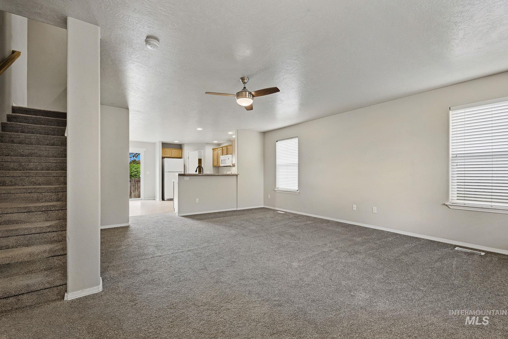 497 N Lahar Pl, Kuna, Idaho 83634, 3 Bedrooms, 2.5 Bathrooms, Residential For Sale, Price $405,000,MLS 98986430