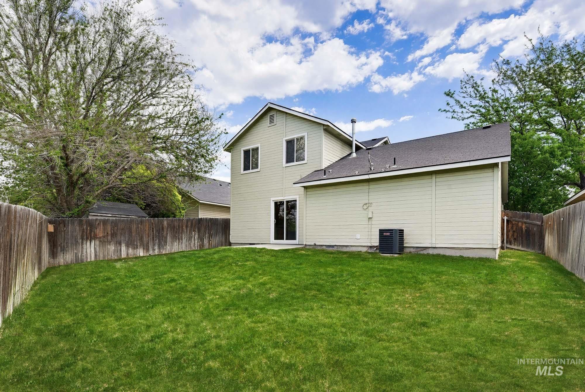 497 N Lahar Pl, Kuna, Idaho 83634, 3 Bedrooms, 2.5 Bathrooms, Residential For Sale, Price $405,000,MLS 98986430