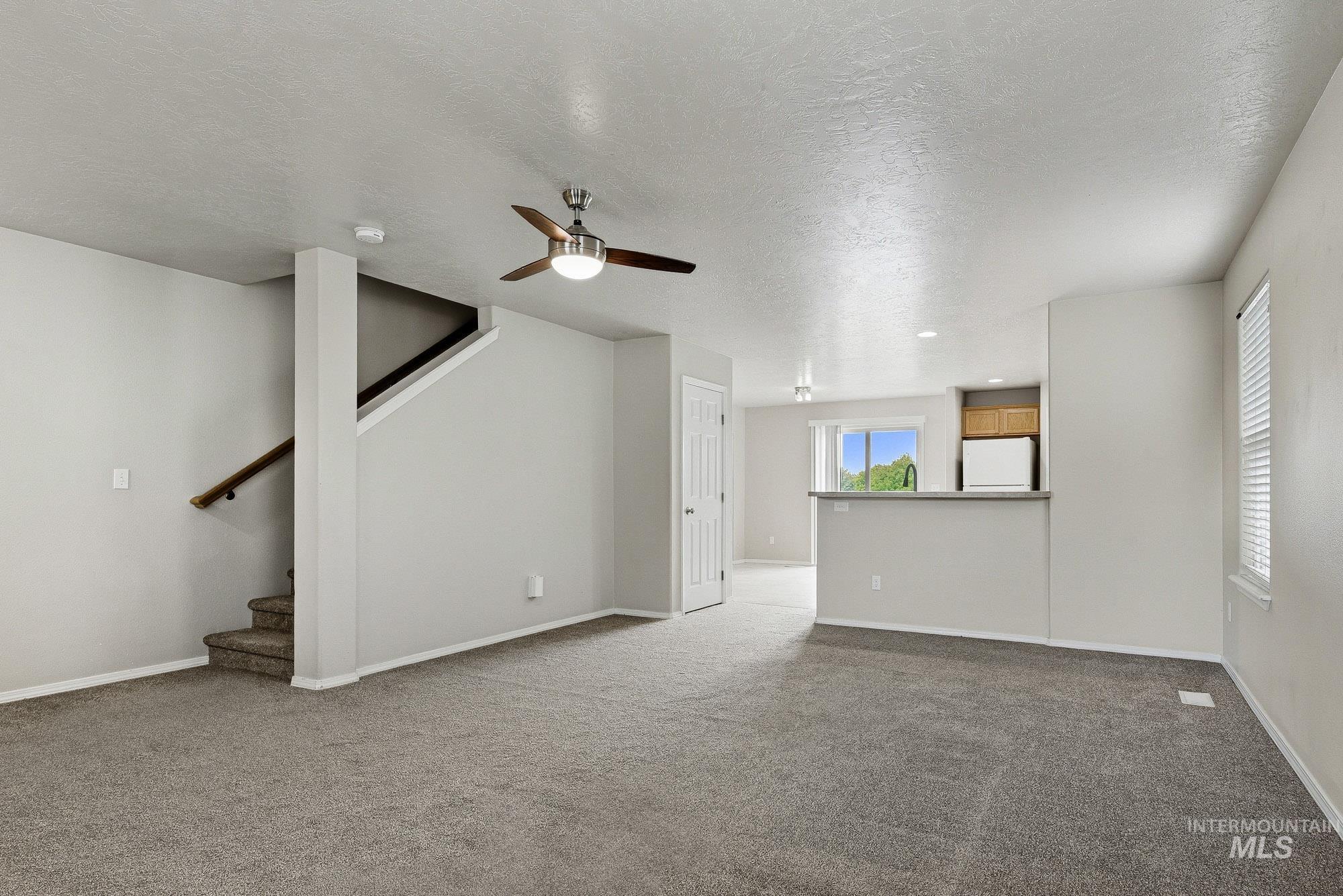 497 N Lahar Pl, Kuna, Idaho 83634, 3 Bedrooms, 2.5 Bathrooms, Residential For Sale, Price $405,000,MLS 98986430