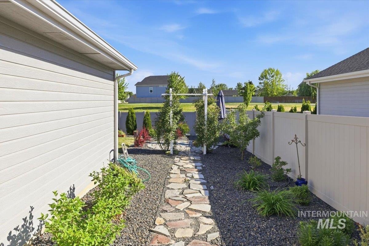 12640 W McBean Ct., Star, Idaho 83669, 3 Bedrooms, 2 Bathrooms, Residential For Sale, Price $514,990, 98986439
