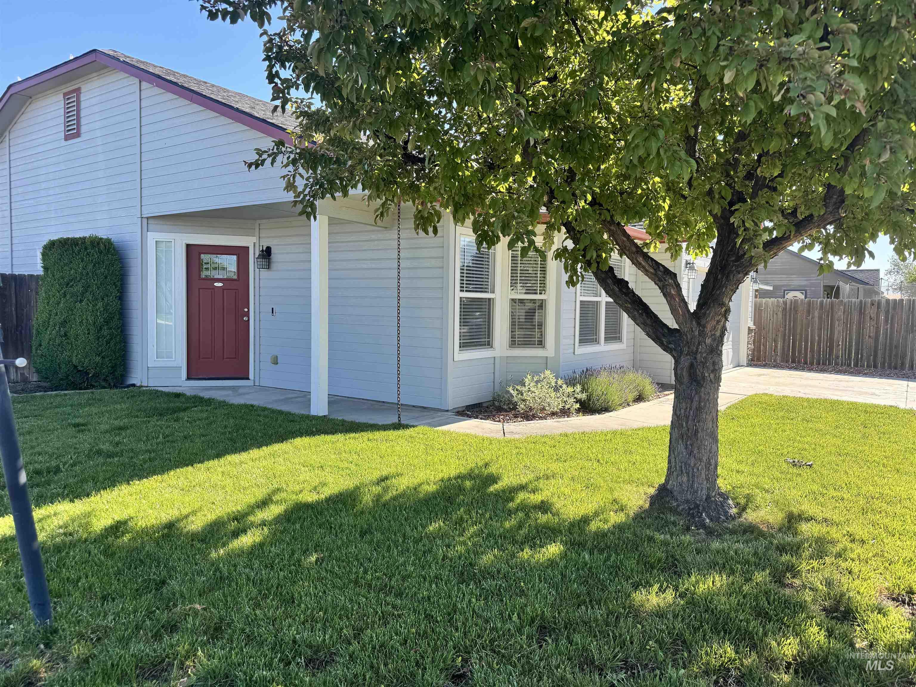 4719 Kadie st, Caldwell, Idaho 83607-8596, 3 Bedrooms, 2 Bathrooms, Residential For Sale, Price $360,000,MLS 98986442