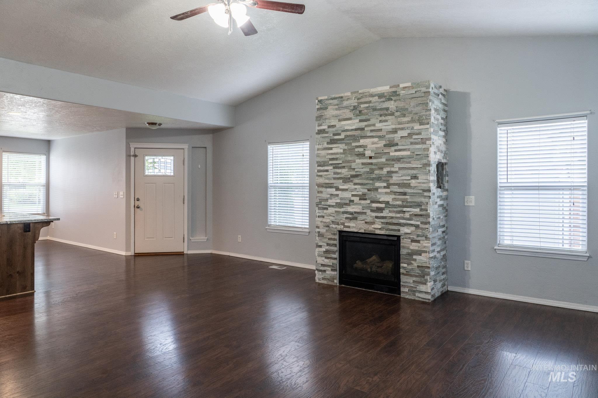 4719 Kadie st, Caldwell, Idaho 83607-8596, 3 Bedrooms, 2 Bathrooms, Residential For Sale, Price $360,000,MLS 98986442