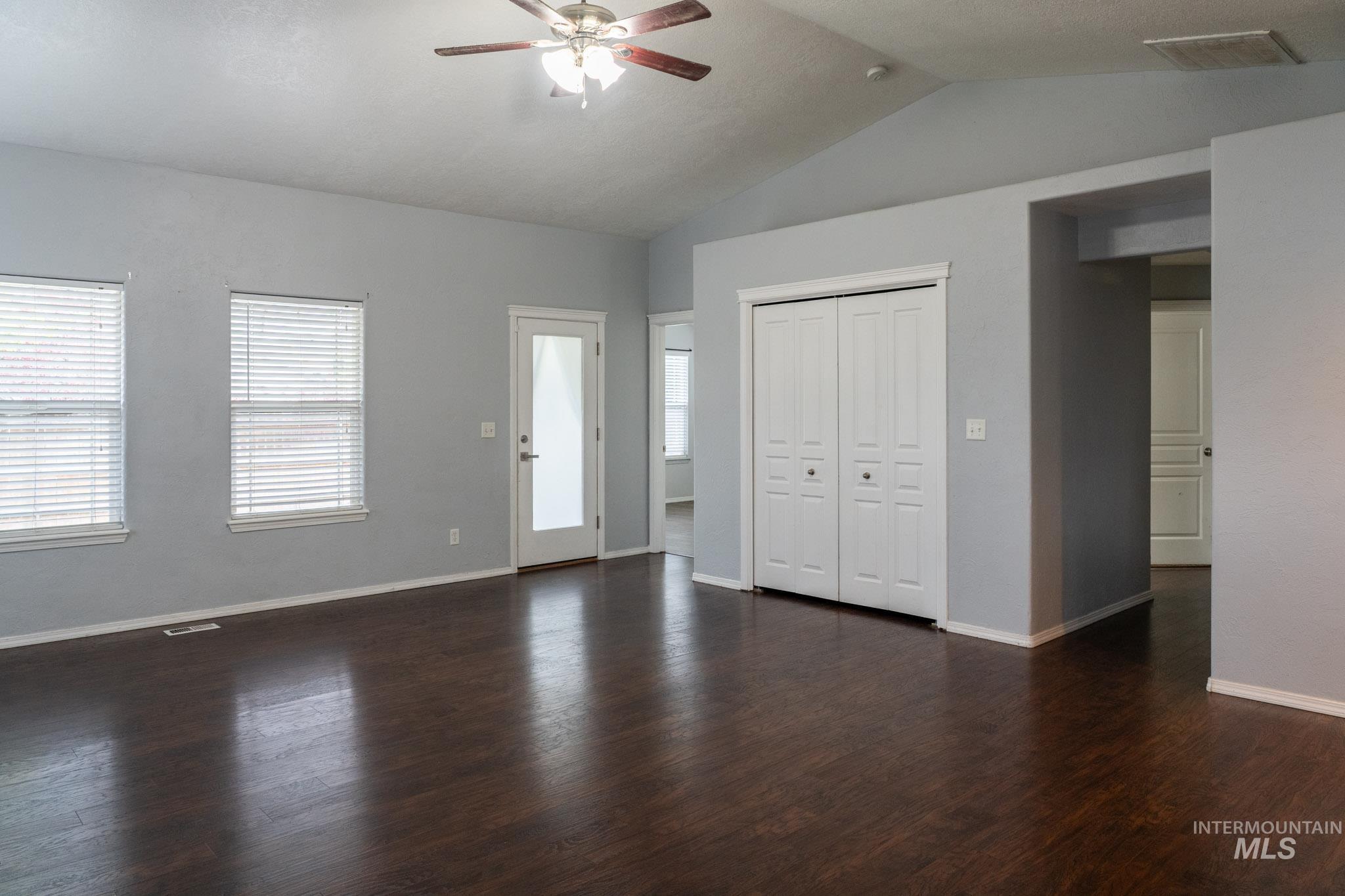 4719 Kadie st, Caldwell, Idaho 83607-8596, 3 Bedrooms, 2 Bathrooms, Residential For Sale, Price $360,000,MLS 98986442