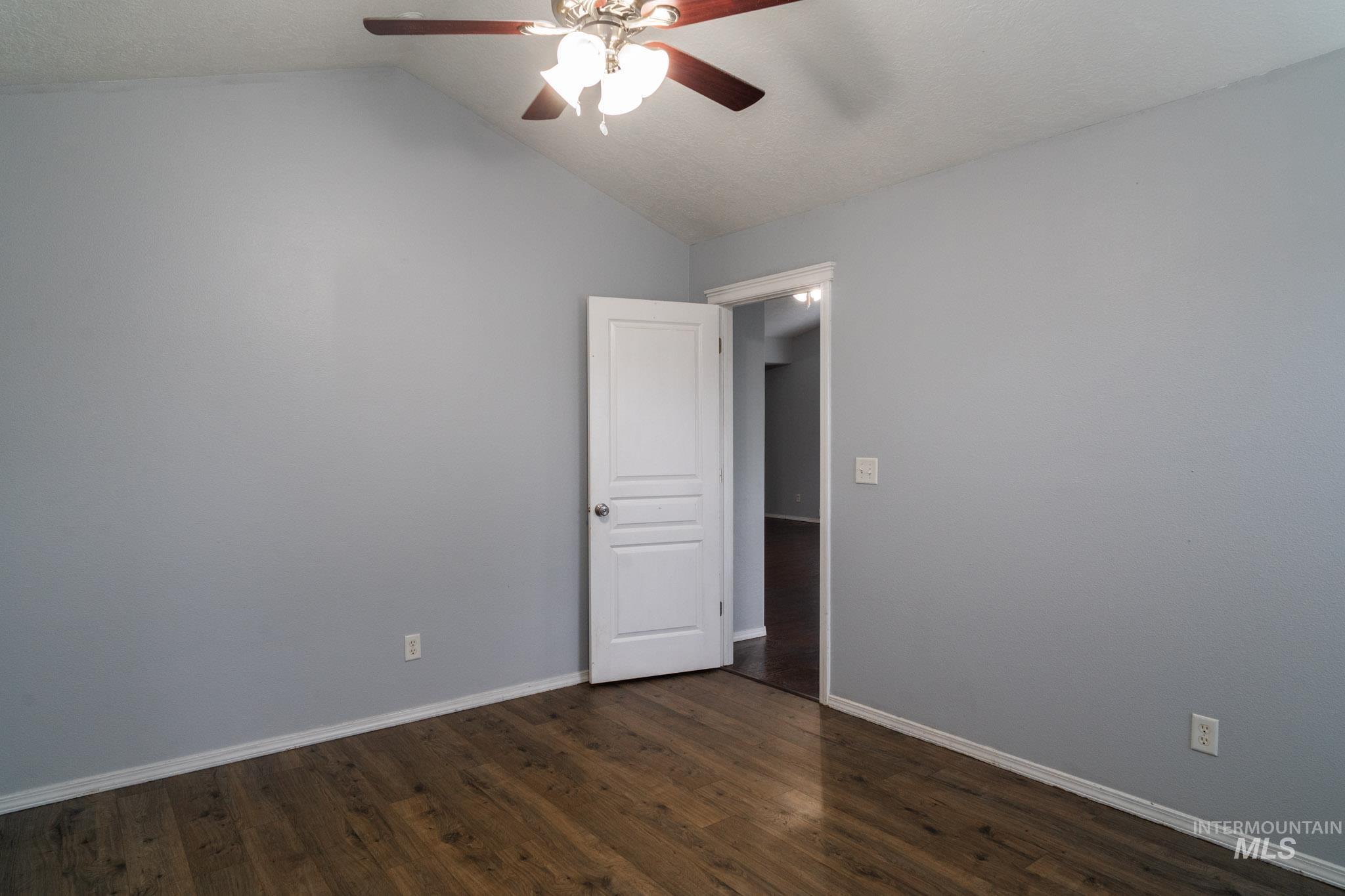 4719 Kadie st, Caldwell, Idaho 83607-8596, 3 Bedrooms, 2 Bathrooms, Residential For Sale, Price $360,000,MLS 98986442