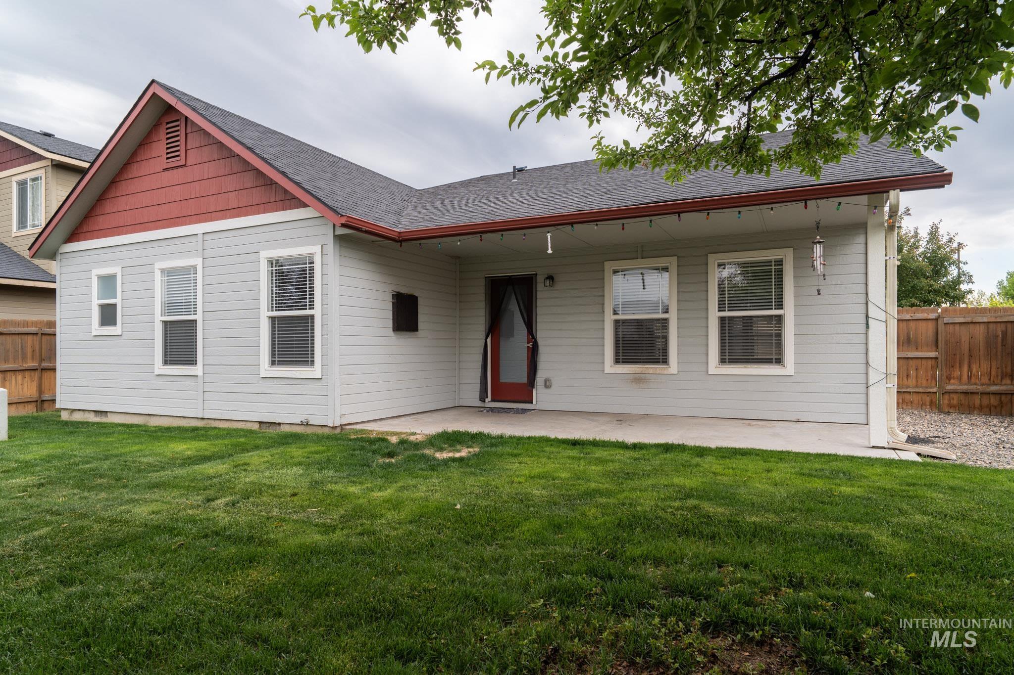 4719 Kadie st, Caldwell, Idaho 83607-8596, 3 Bedrooms, 2 Bathrooms, Residential For Sale, Price $360,000,MLS 98986442