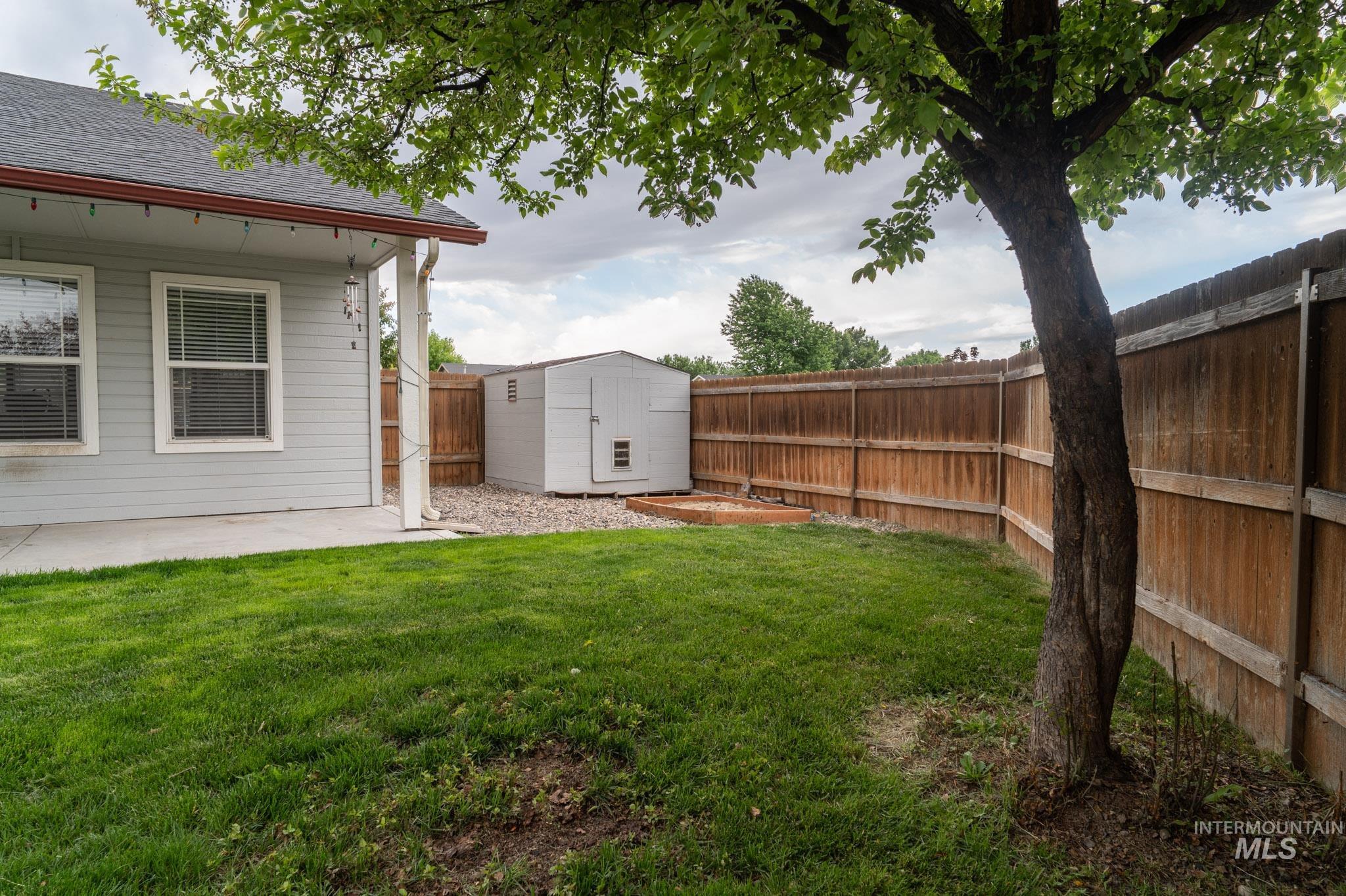 4719 Kadie st, Caldwell, Idaho 83607-8596, 3 Bedrooms, 2 Bathrooms, Residential For Sale, Price $360,000,MLS 98986442