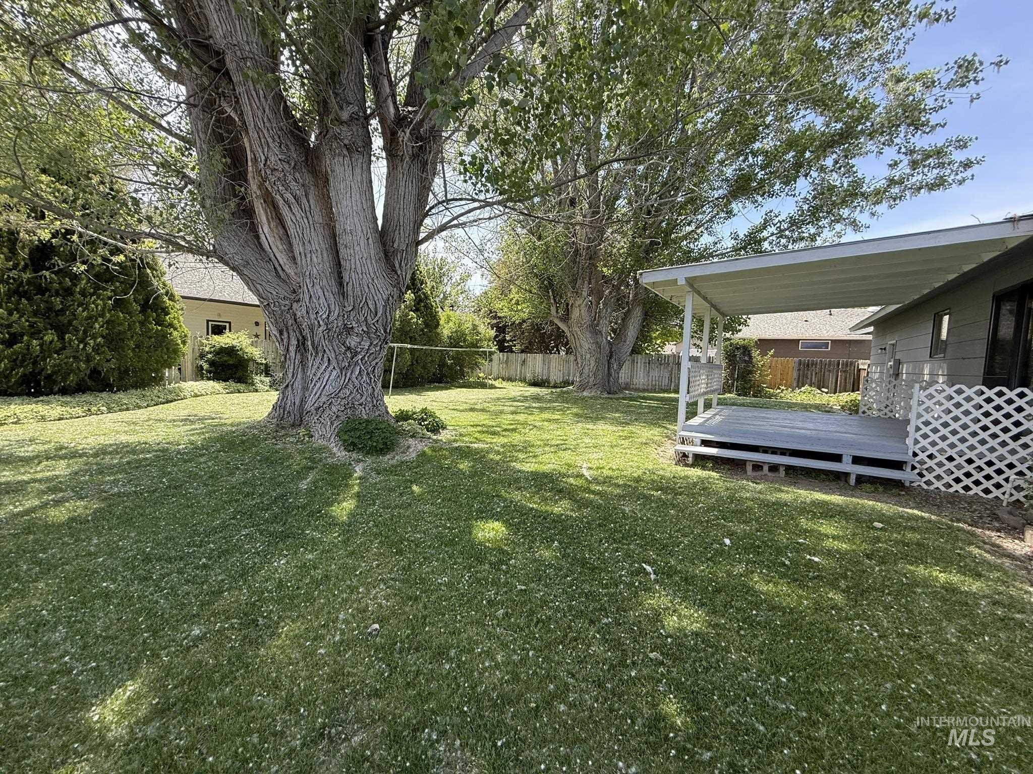 827 NW 2nd, Fruitland, Idaho 83619, 2 Bedrooms, 1 Bathroom, Residential For Sale, Price $275,000,MLS 98986445