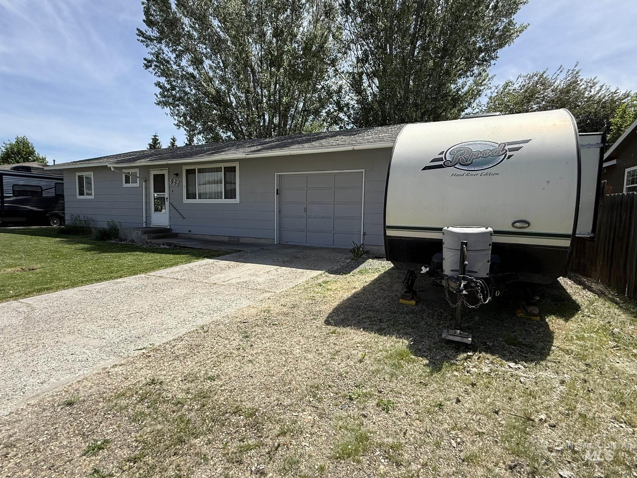 827 NW 2nd, Fruitland, Idaho 83619, 2 Bedrooms, 1 Bathroom, Residential For Sale, Price $275,000,MLS 98986445