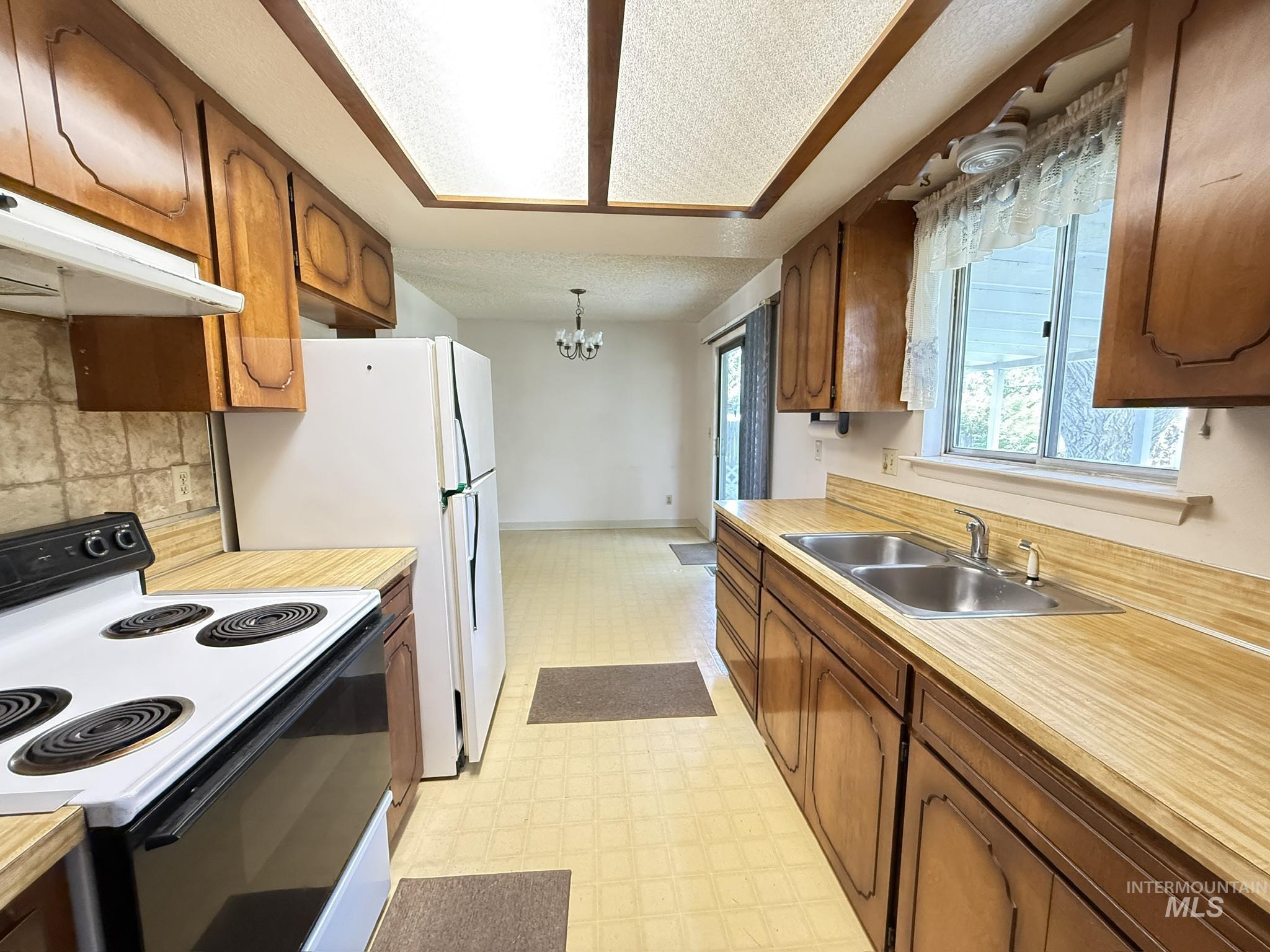 827 NW 2nd, Fruitland, Idaho 83619, 2 Bedrooms, 1 Bathroom, Residential For Sale, Price $275,000,MLS 98986445