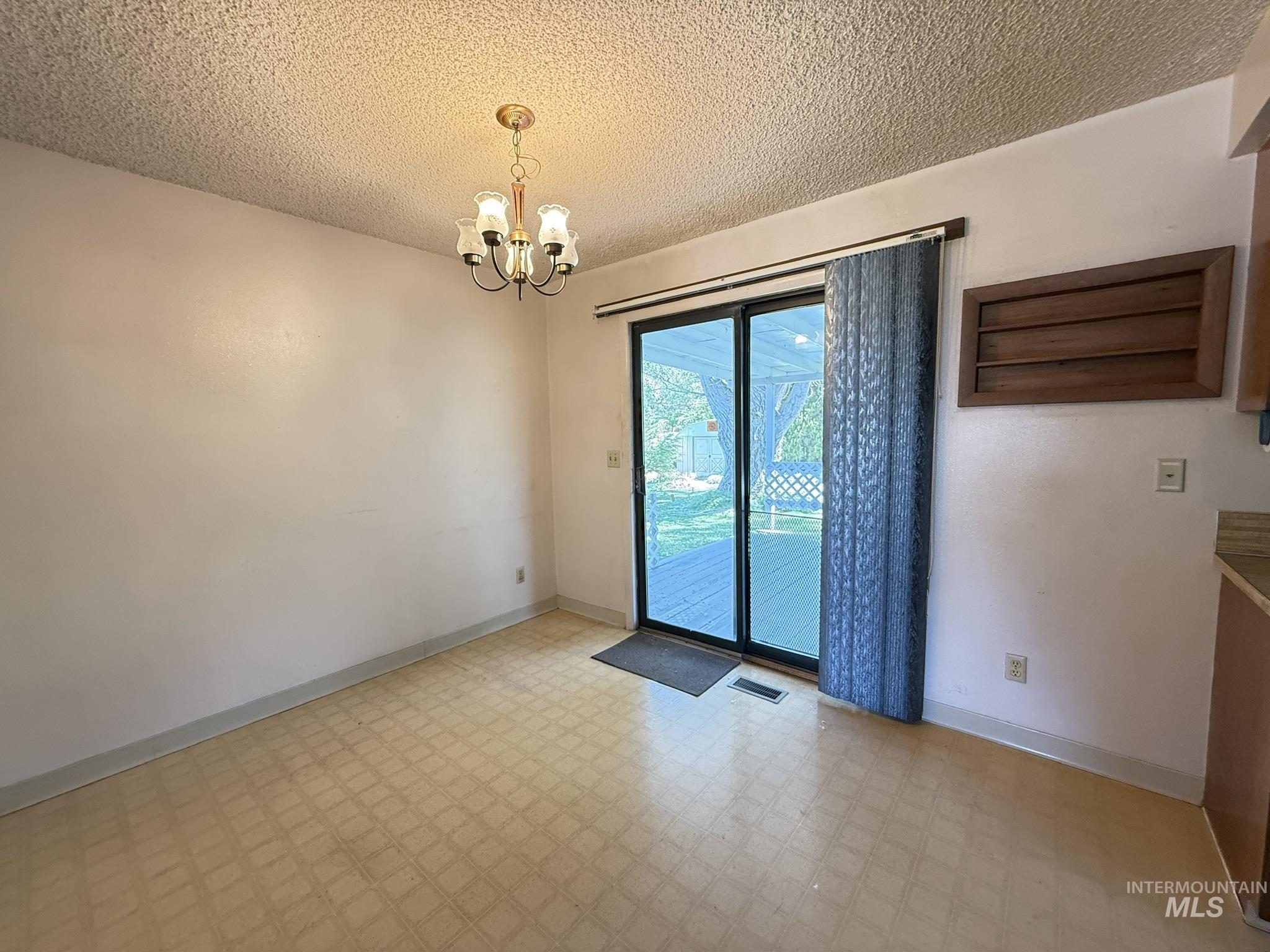 827 NW 2nd, Fruitland, Idaho 83619, 2 Bedrooms, 1 Bathroom, Residential For Sale, Price $275,000,MLS 98986445