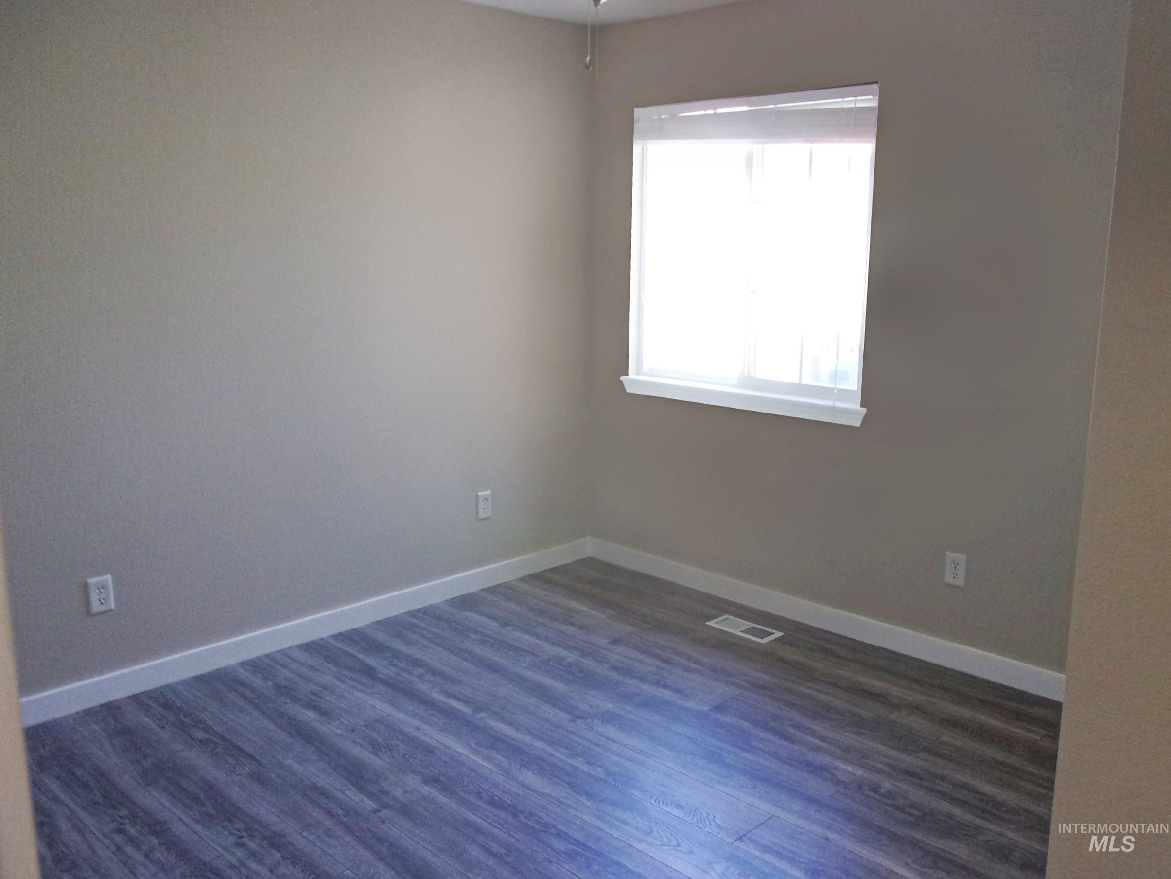 522 E Maryland Ave, Nampa, Idaho 83686, 2 Bedrooms, 2 Bathrooms, Residential For Sale, Price $309,000,MLS 98986446