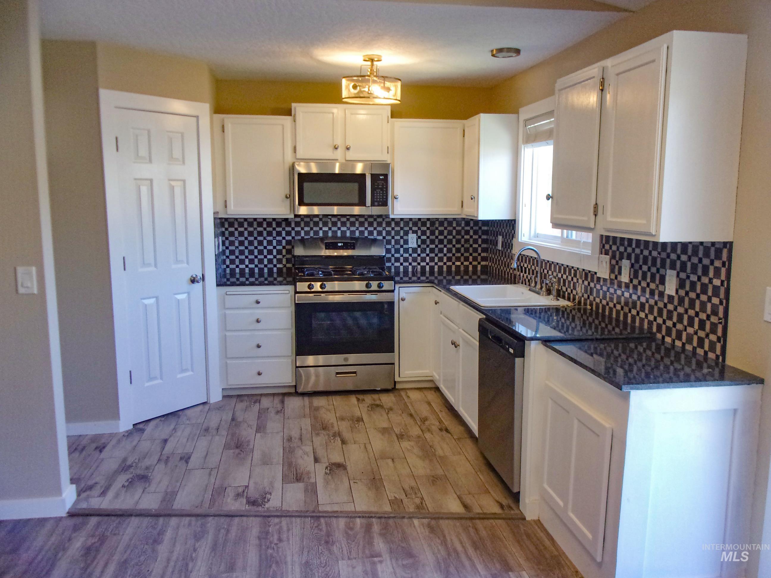522 E Maryland Ave, Nampa, Idaho 83686, 2 Bedrooms, 2 Bathrooms, Residential For Sale, Price $309,000,MLS 98986446